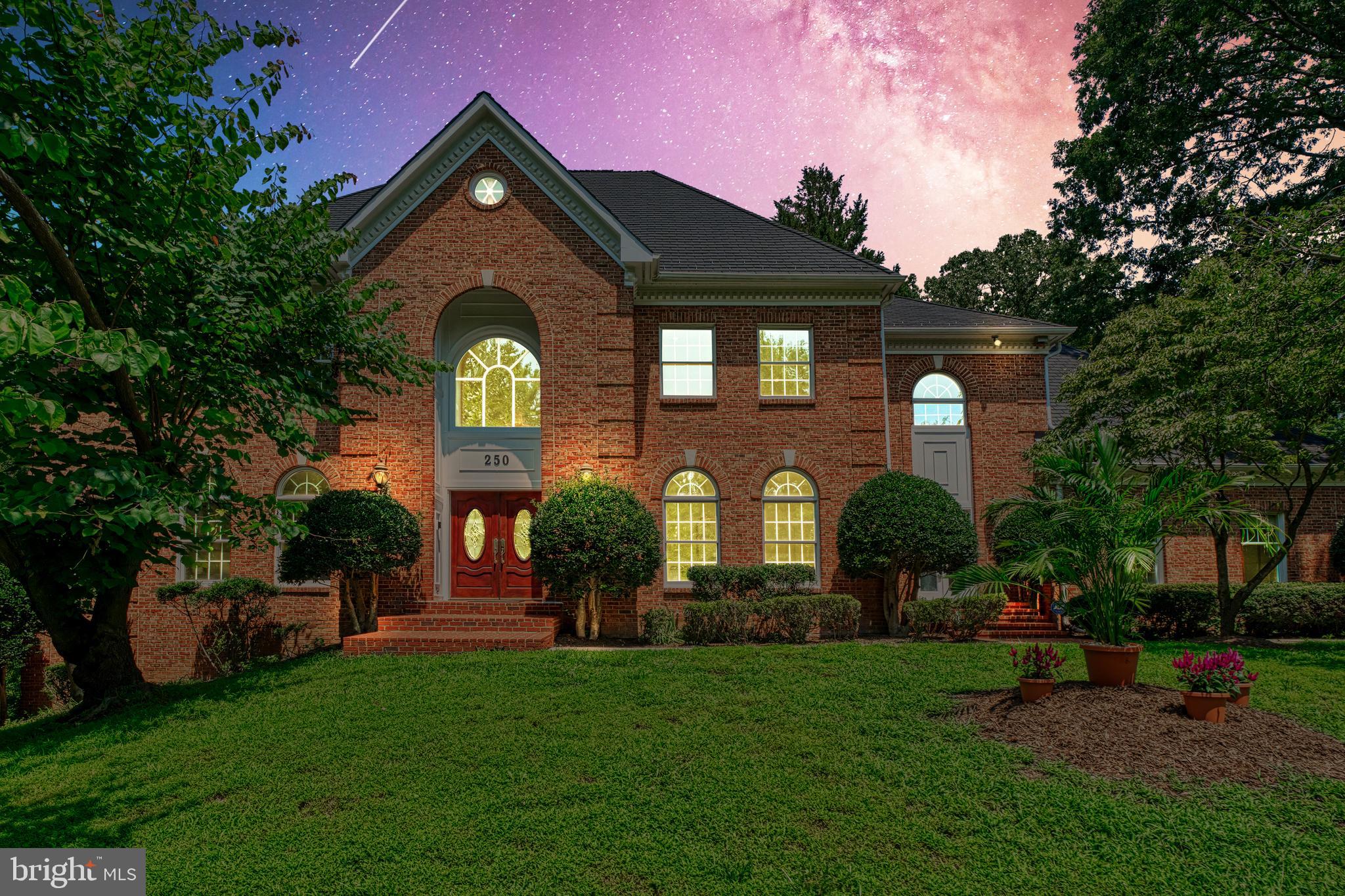 GOLDEN WOODS - Residential