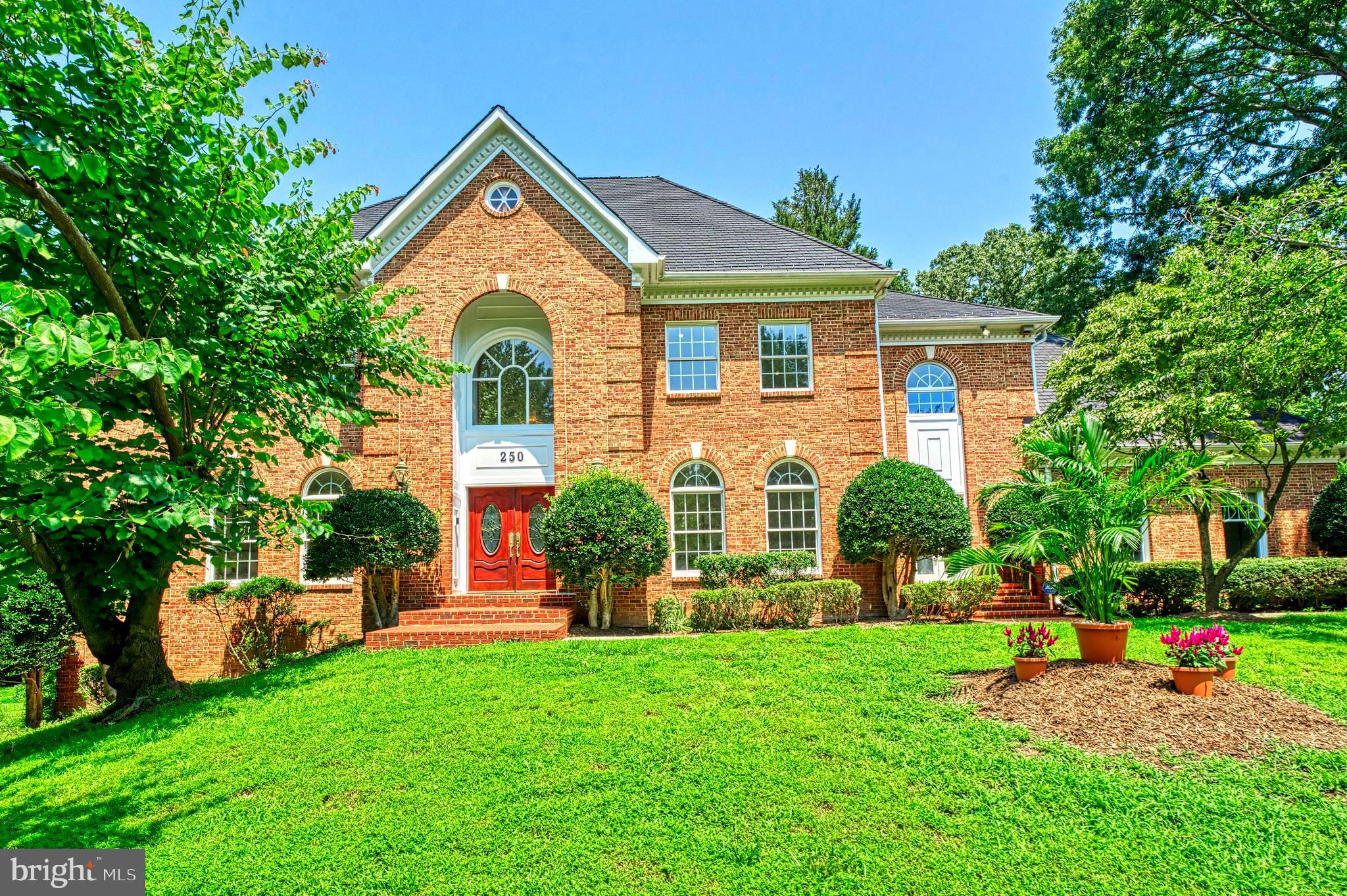 GOLDEN WOODS - Residential