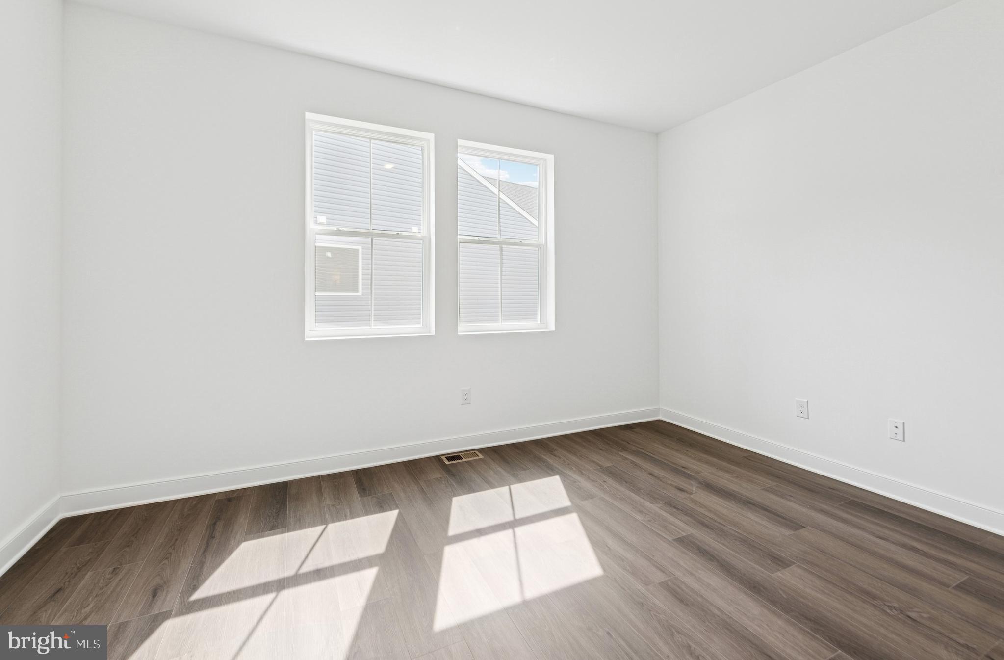 FOUR SEASONS AT EASTON - Residential