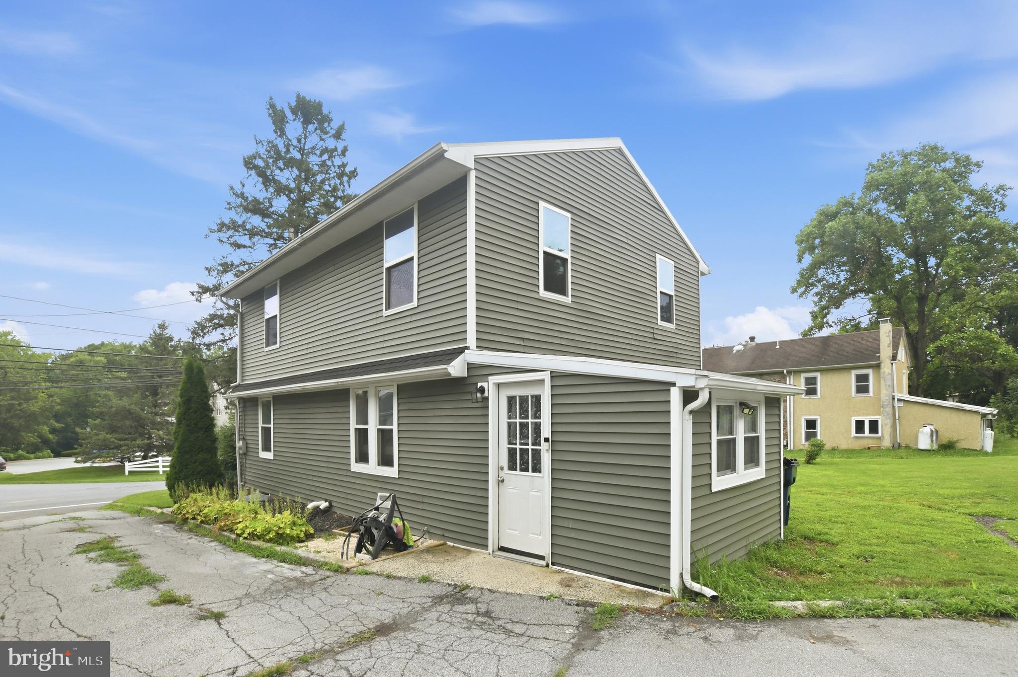 DOUGLASSVILLE - Residential