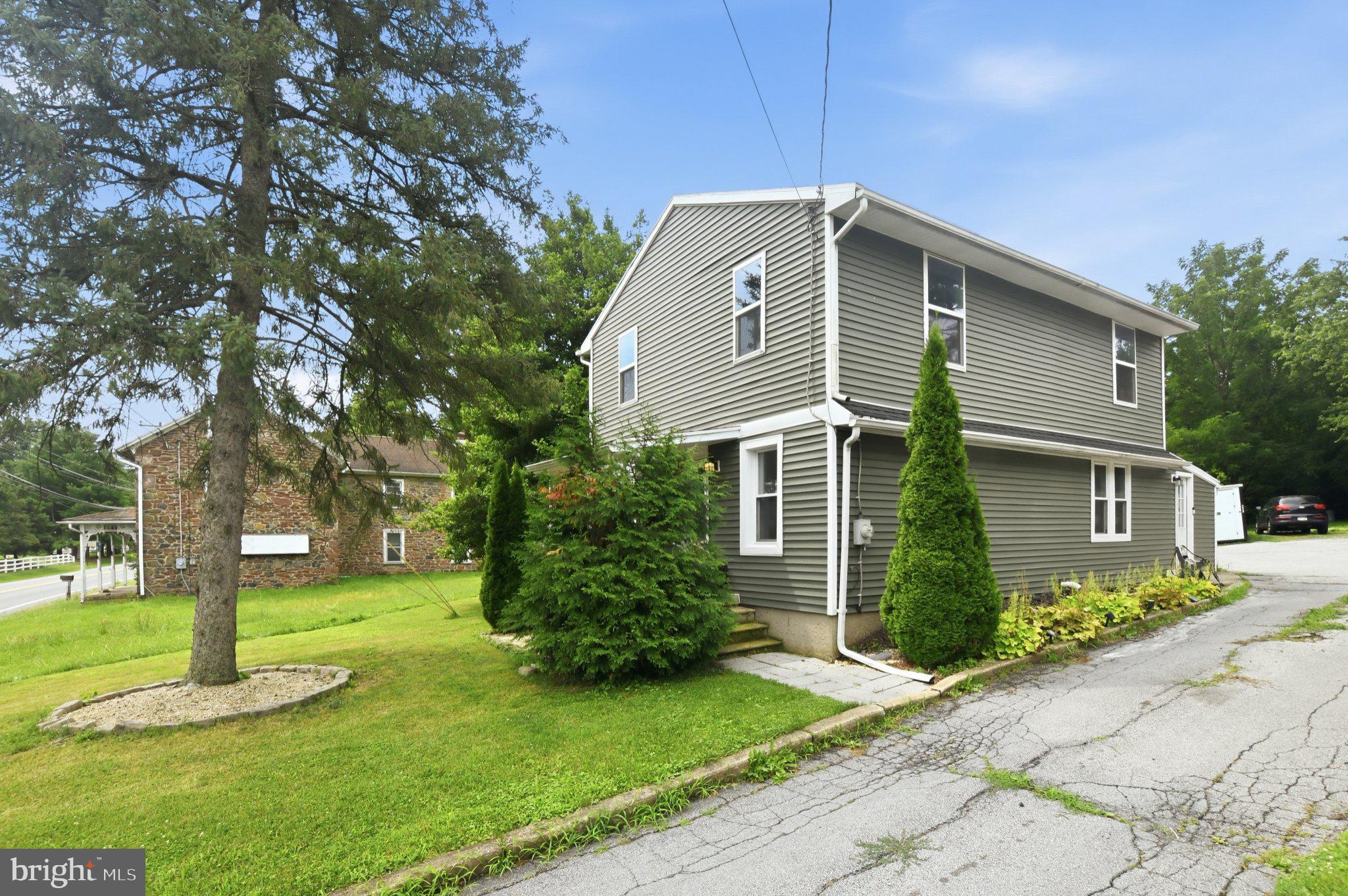 DOUGLASSVILLE - Residential