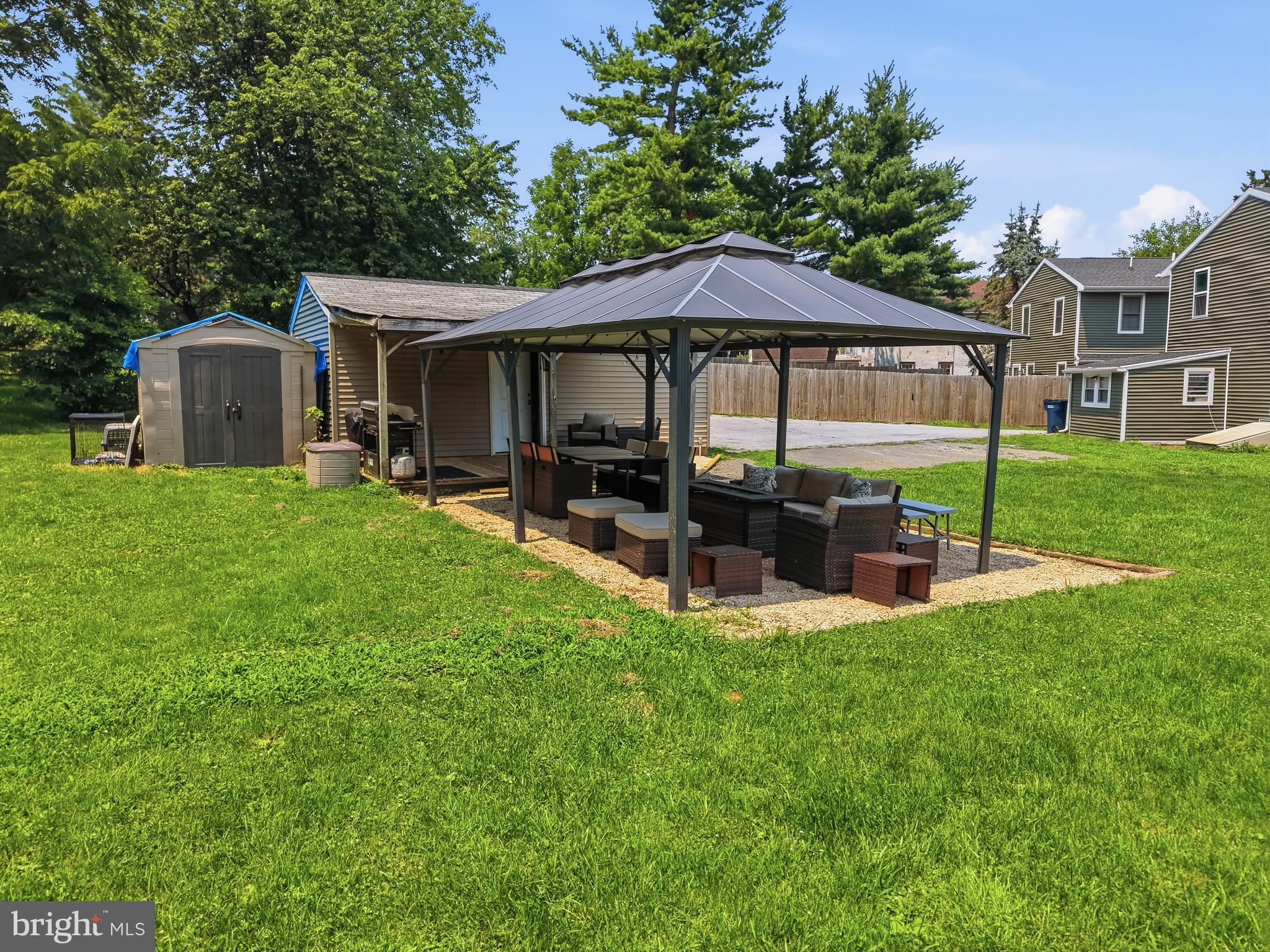 DOUGLASSVILLE - Residential