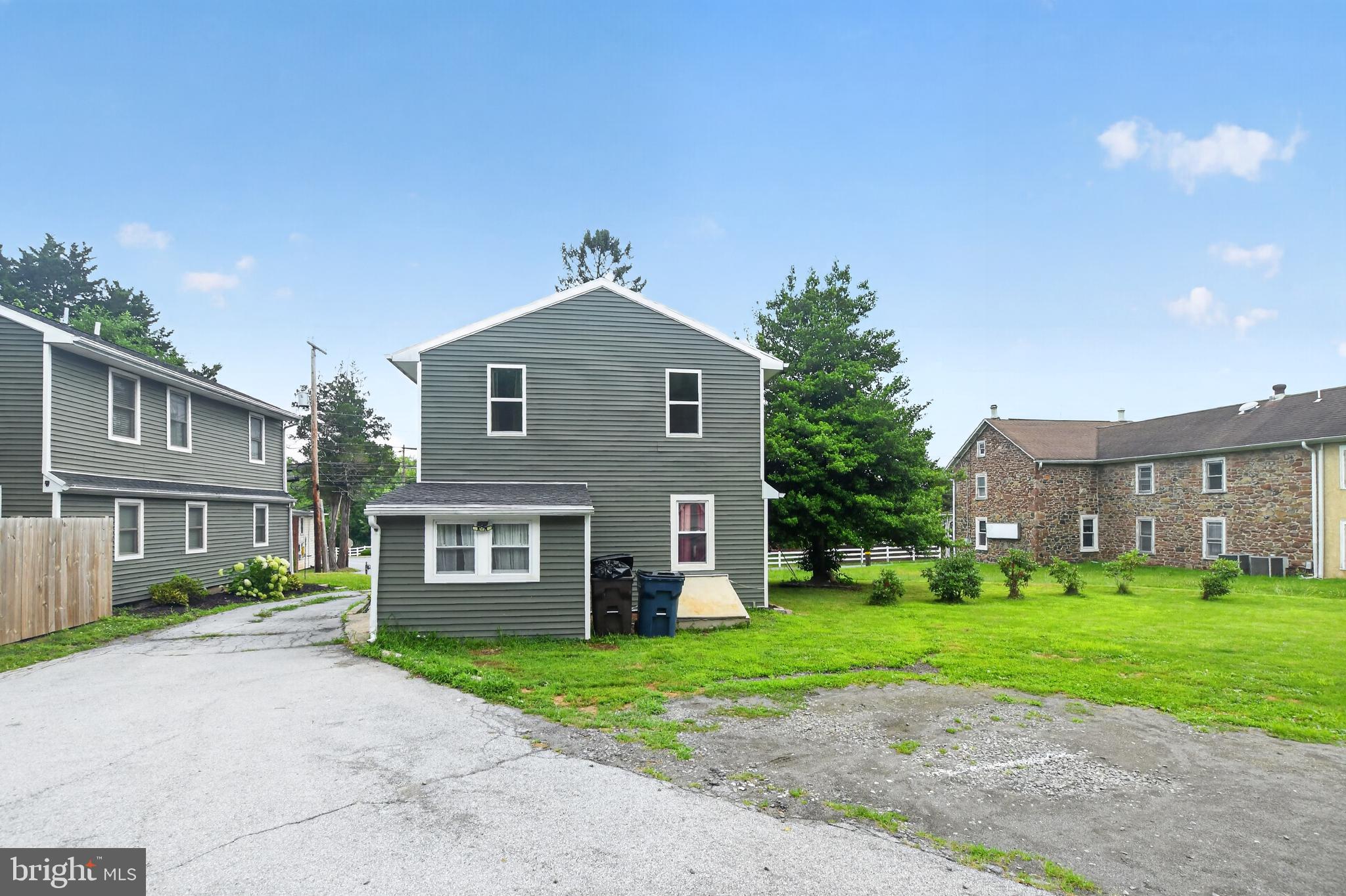 DOUGLASSVILLE - Residential