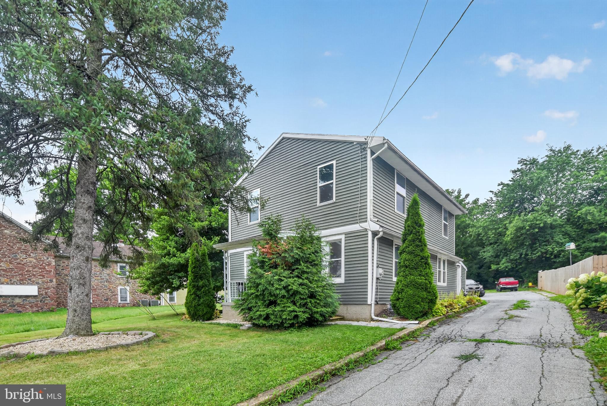 DOUGLASSVILLE - Residential