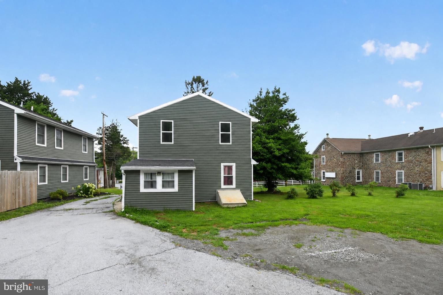 DOUGLASSVILLE - Residential