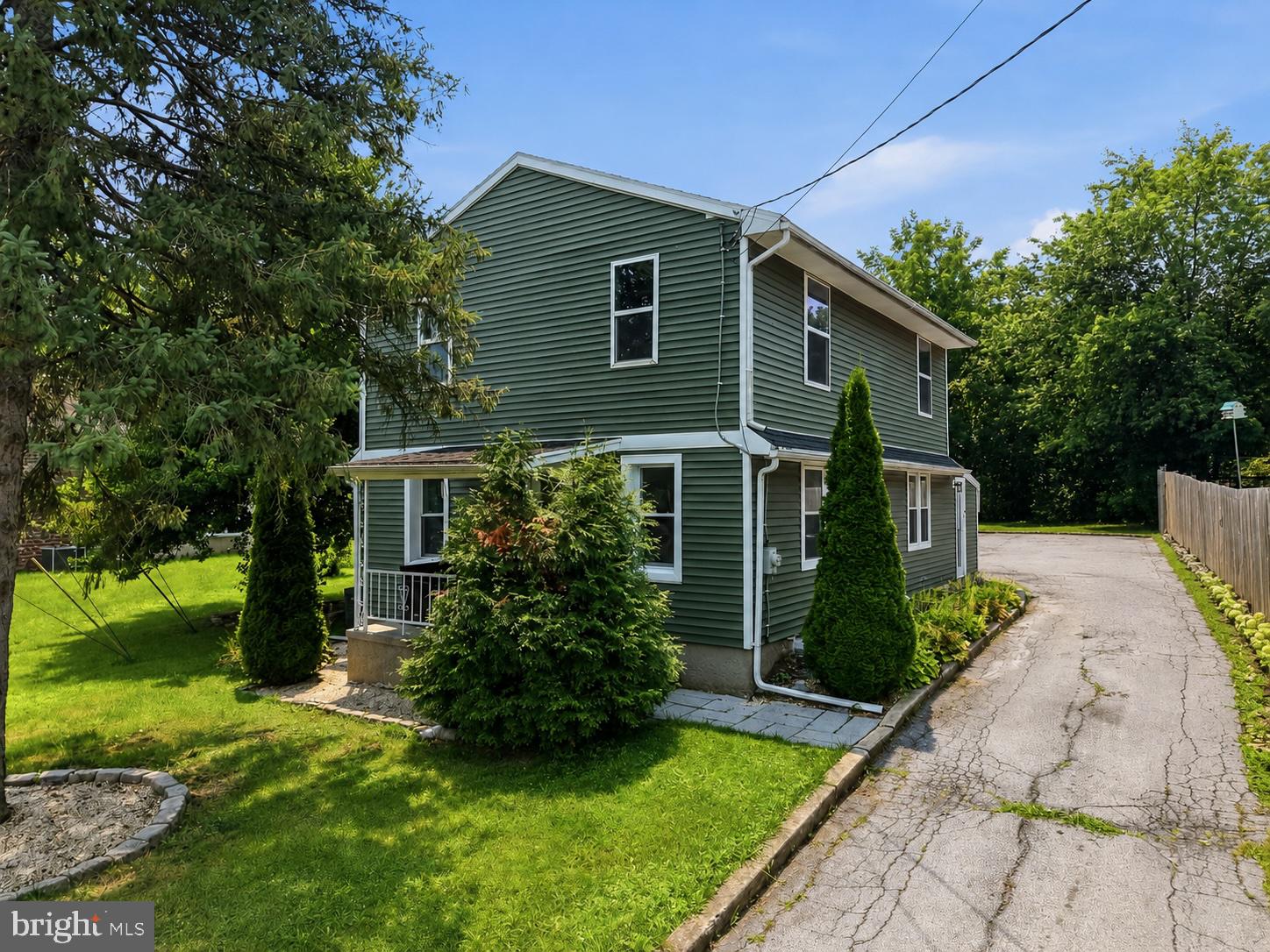 DOUGLASSVILLE - Residential