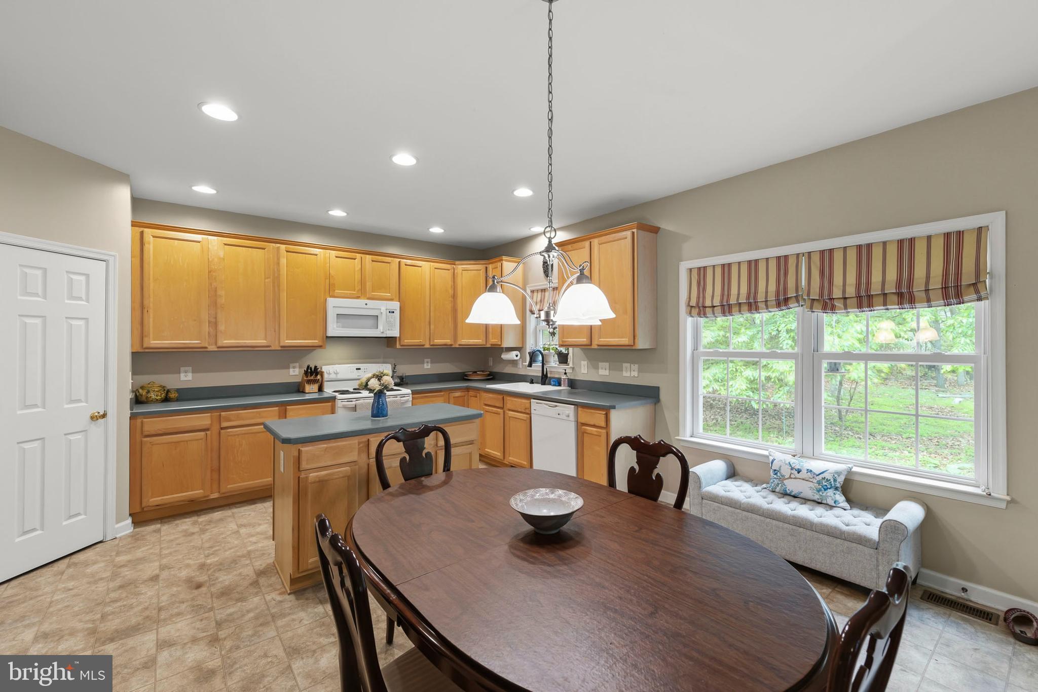 LAKE HOLIDAY ESTATES - Residential