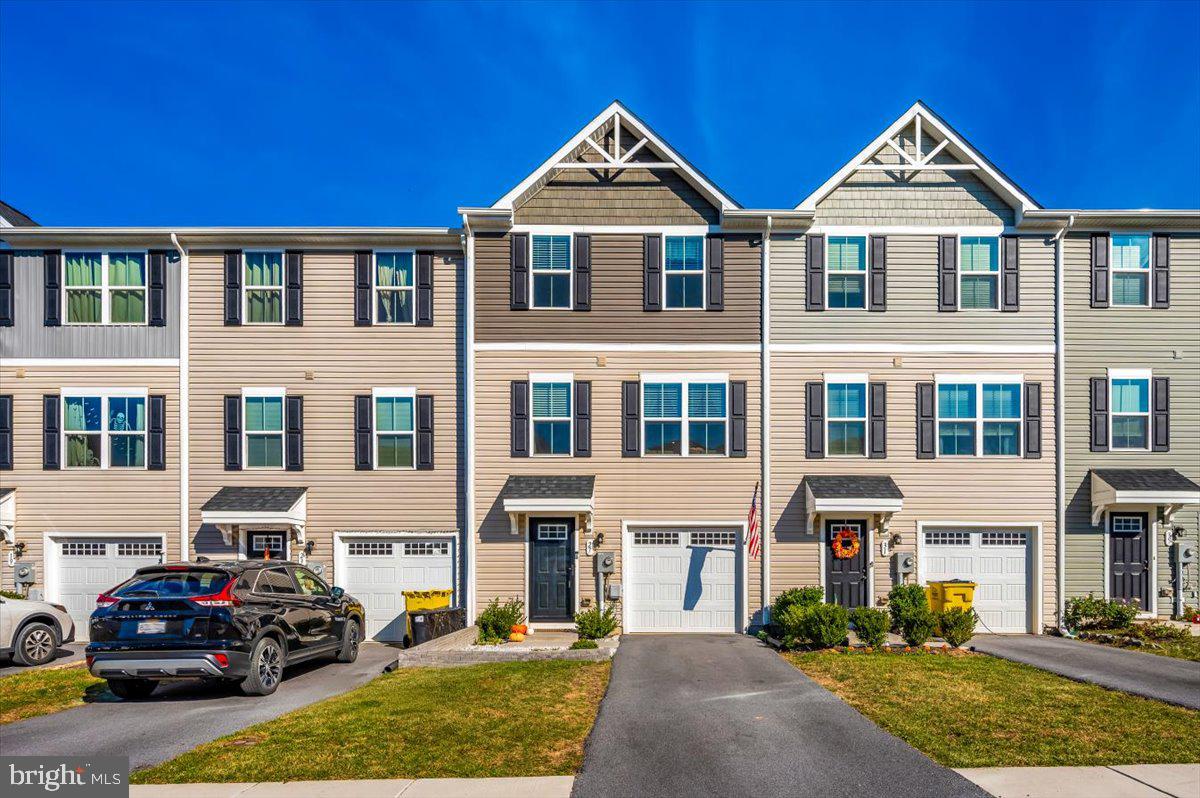 THE LAKES AT MARTINSBURG - Residential