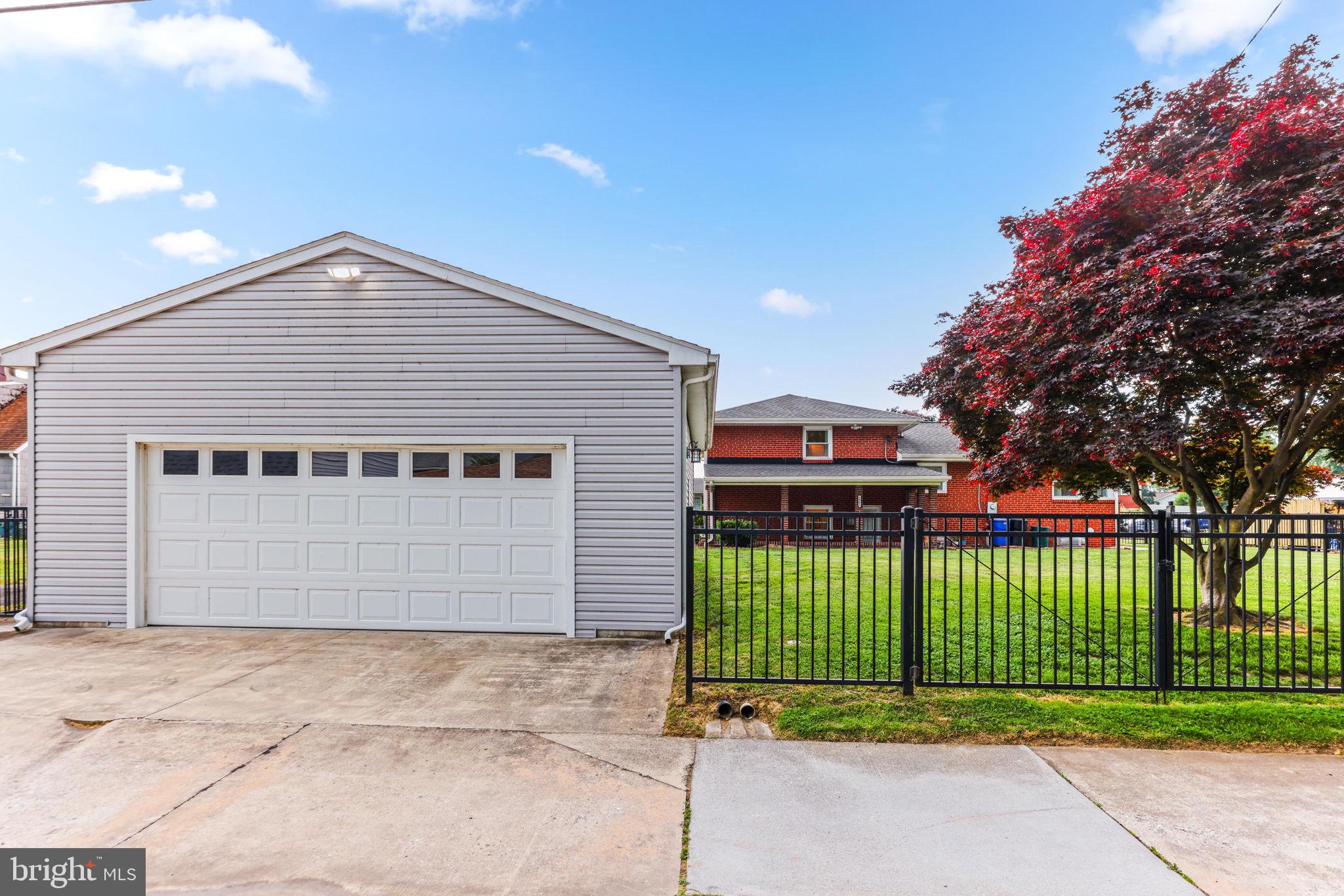 EDGEMERE - Residential