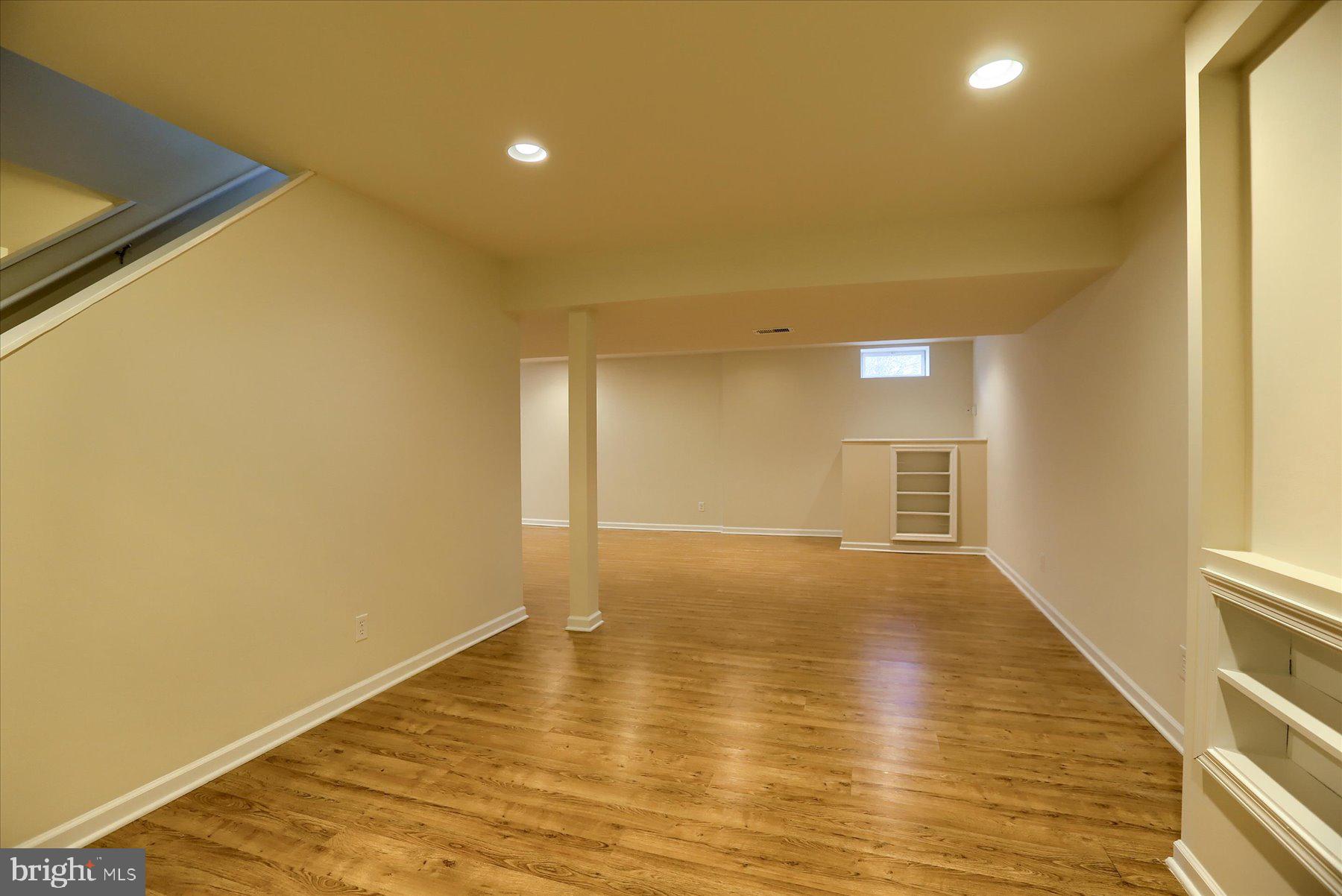HOLLY HILLS - Residential