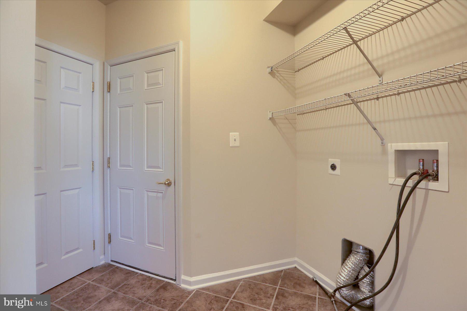 HOLLY HILLS - Residential