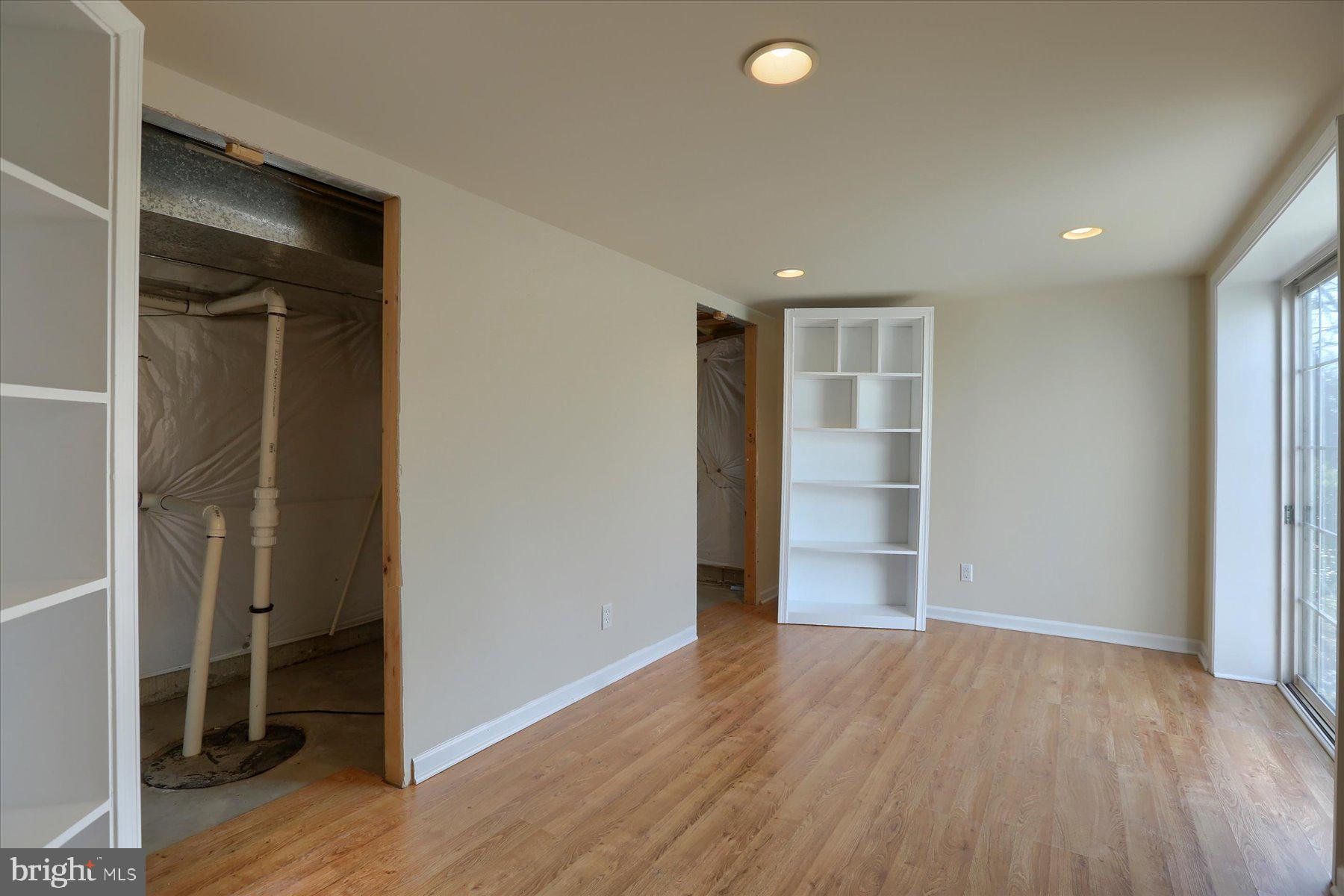 HOLLY HILLS - Residential