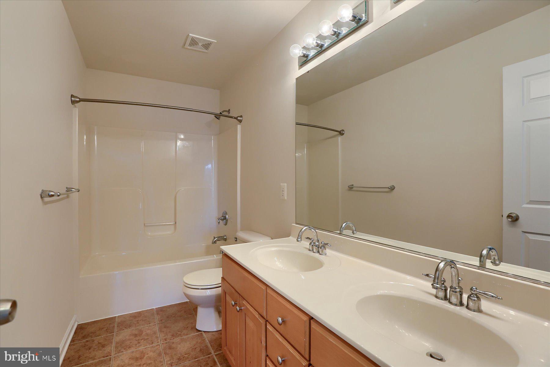 HOLLY HILLS - Residential