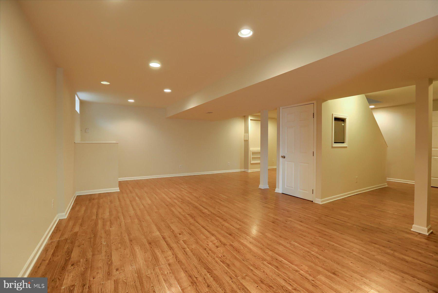 HOLLY HILLS - Residential