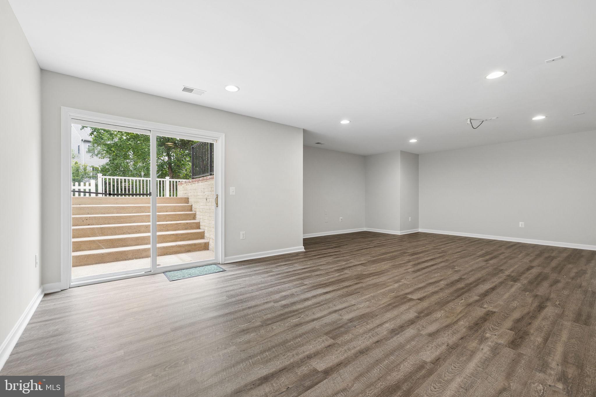 NEW BRISTOW VILLAGE - Residential