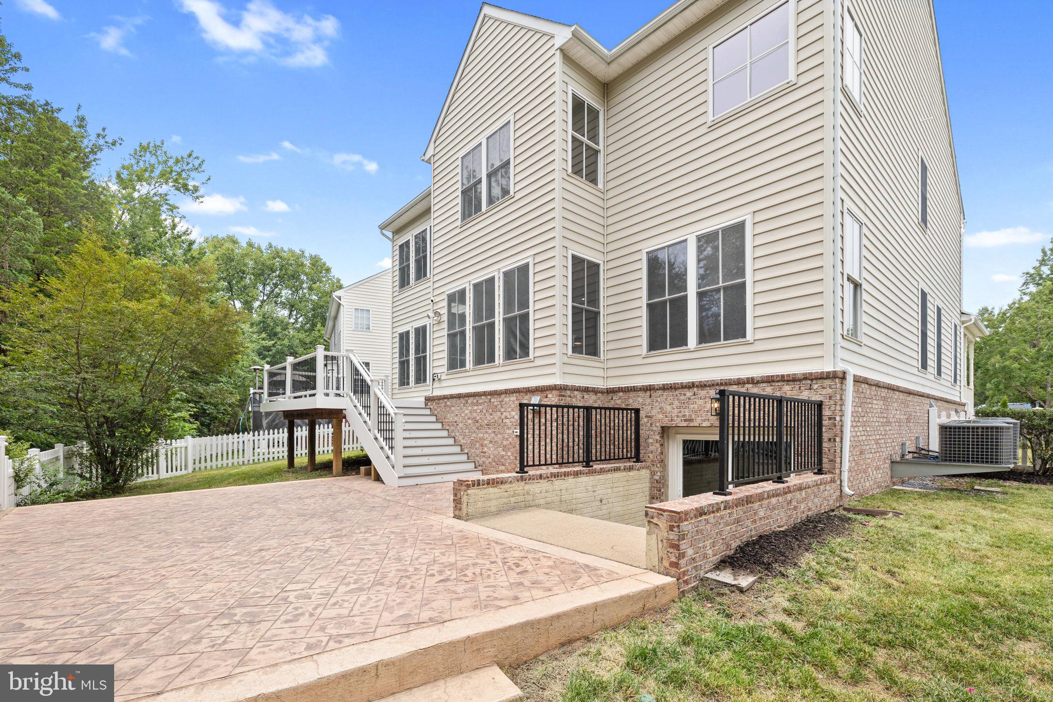 NEW BRISTOW VILLAGE - Residential