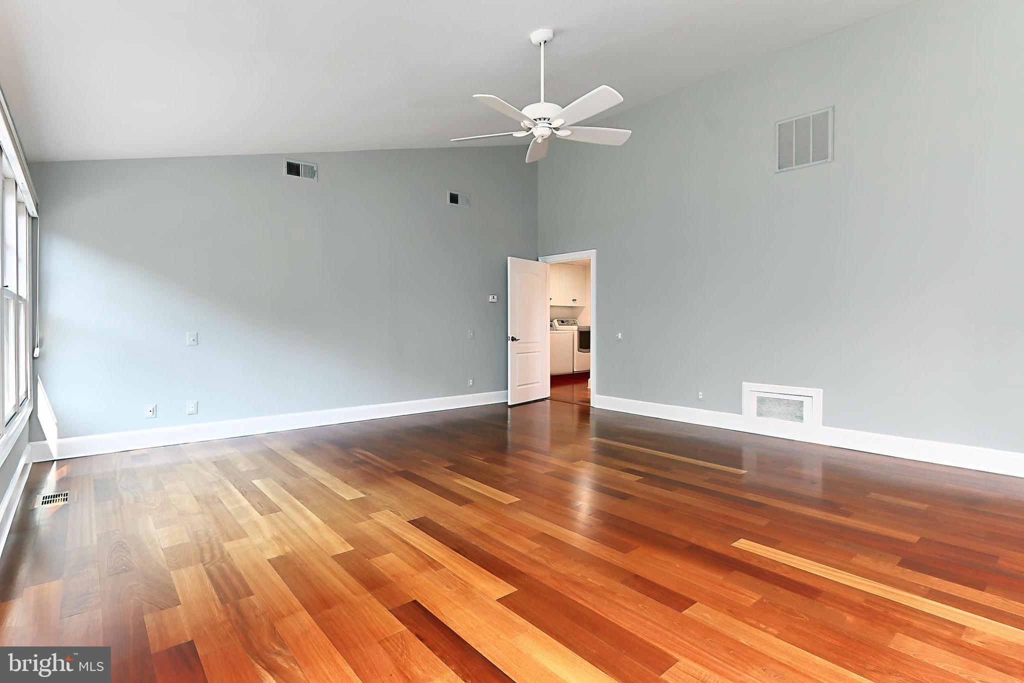 FALLS POINTE - Residential