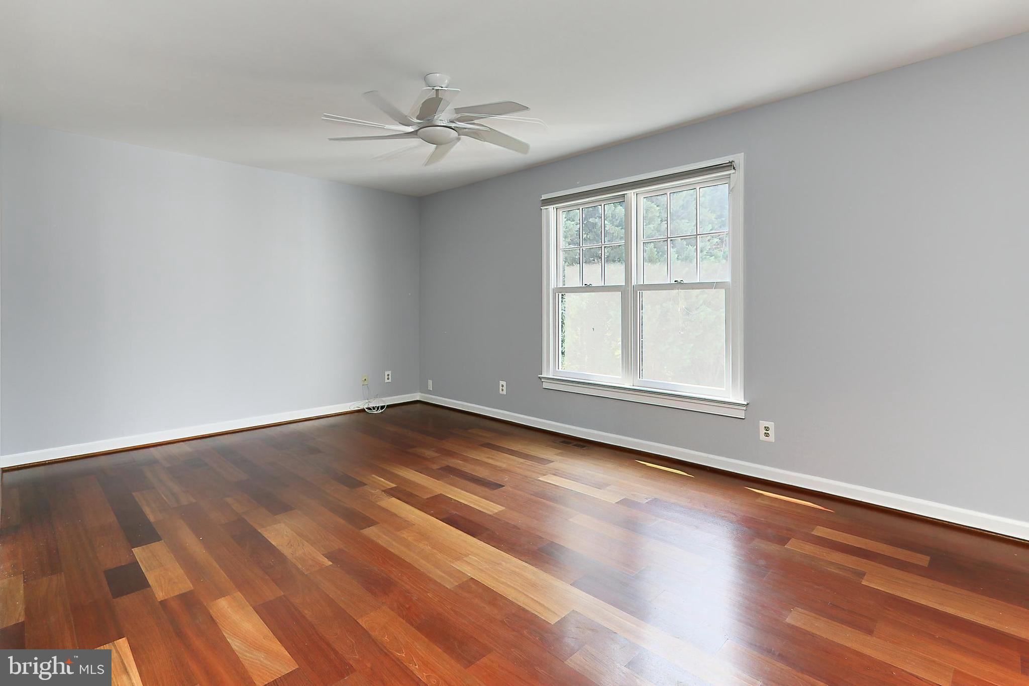 FALLS POINTE - Residential