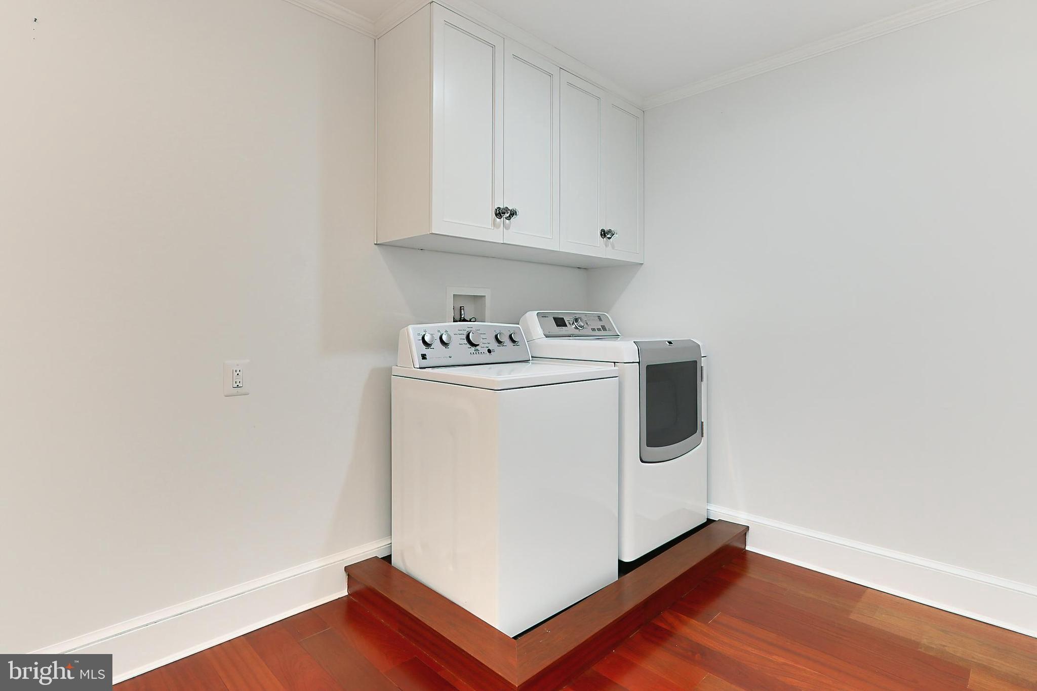 FALLS POINTE - Residential