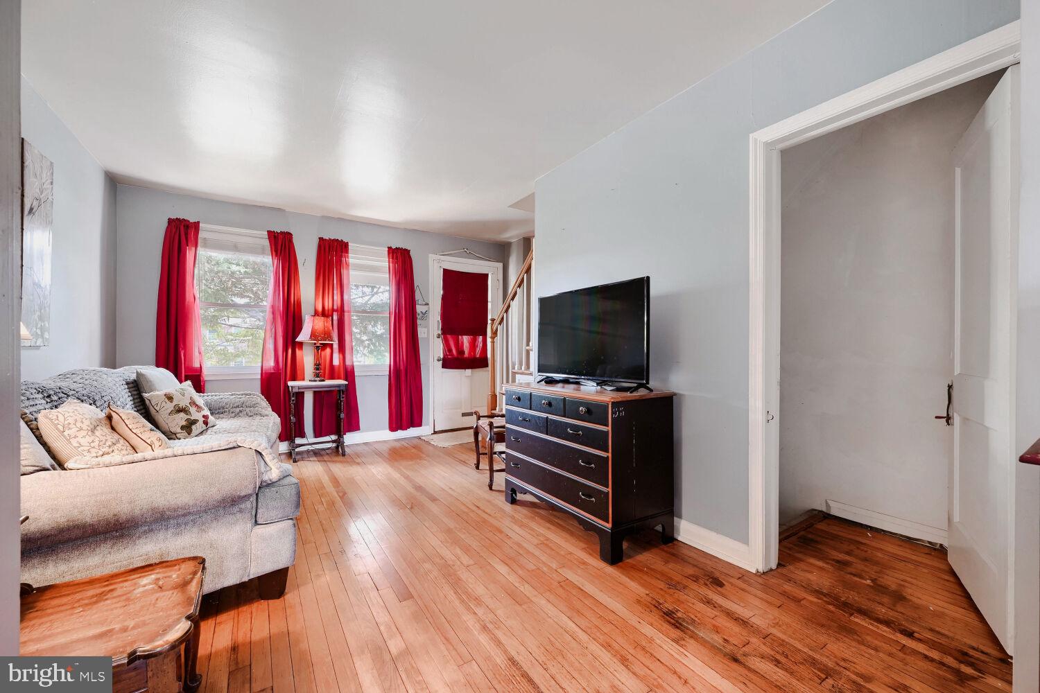EASTWOOD - Residential
