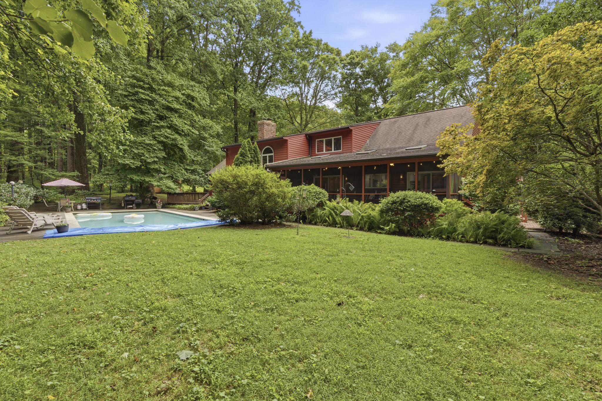 HAMPTON FOREST - Residential
