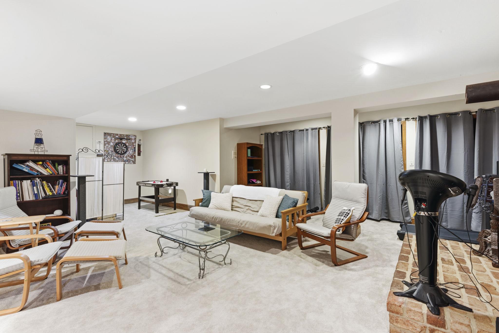 HAMPTON FOREST - Residential