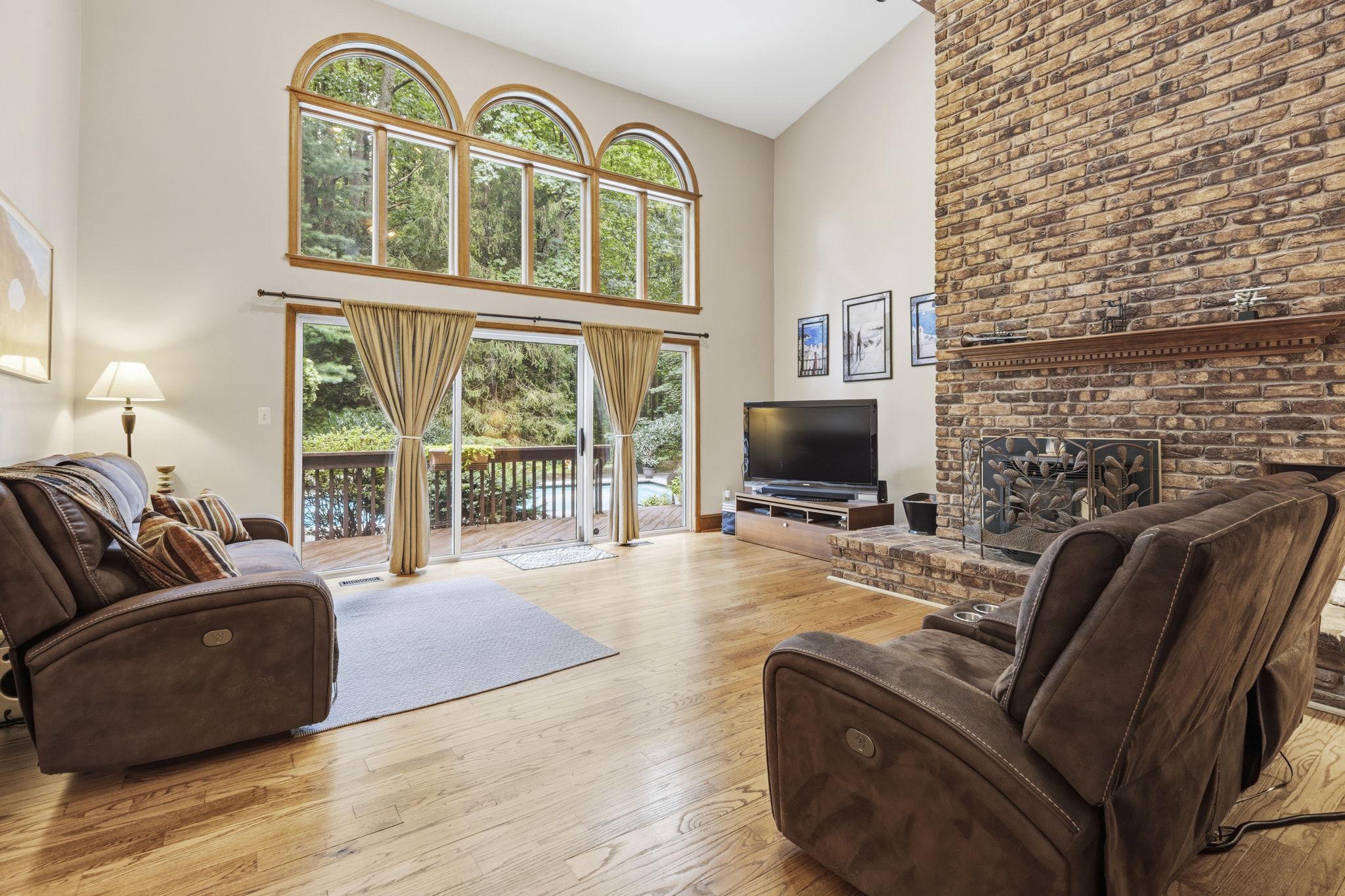 HAMPTON FOREST - Residential