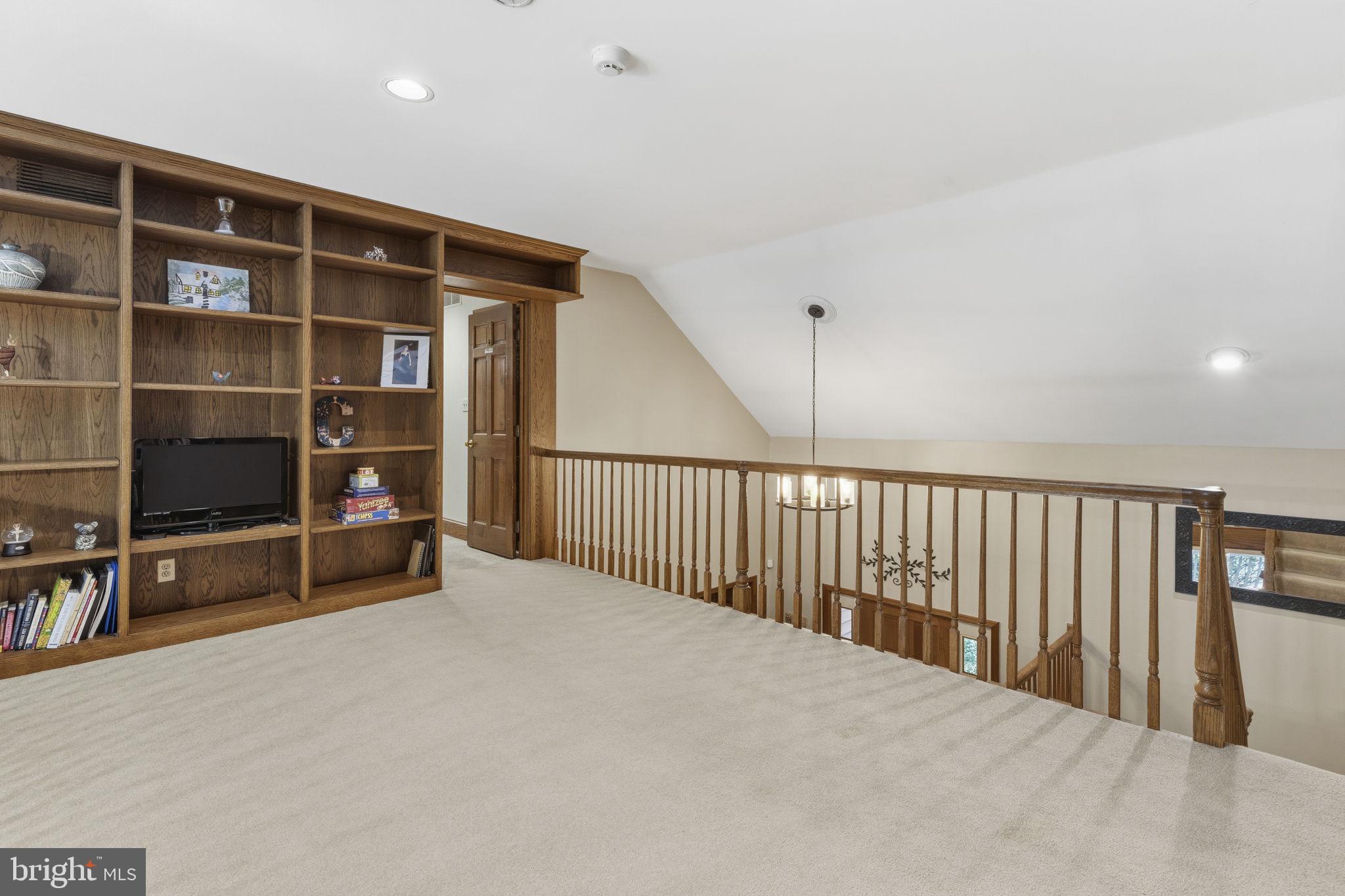 HAMPTON FOREST - Residential