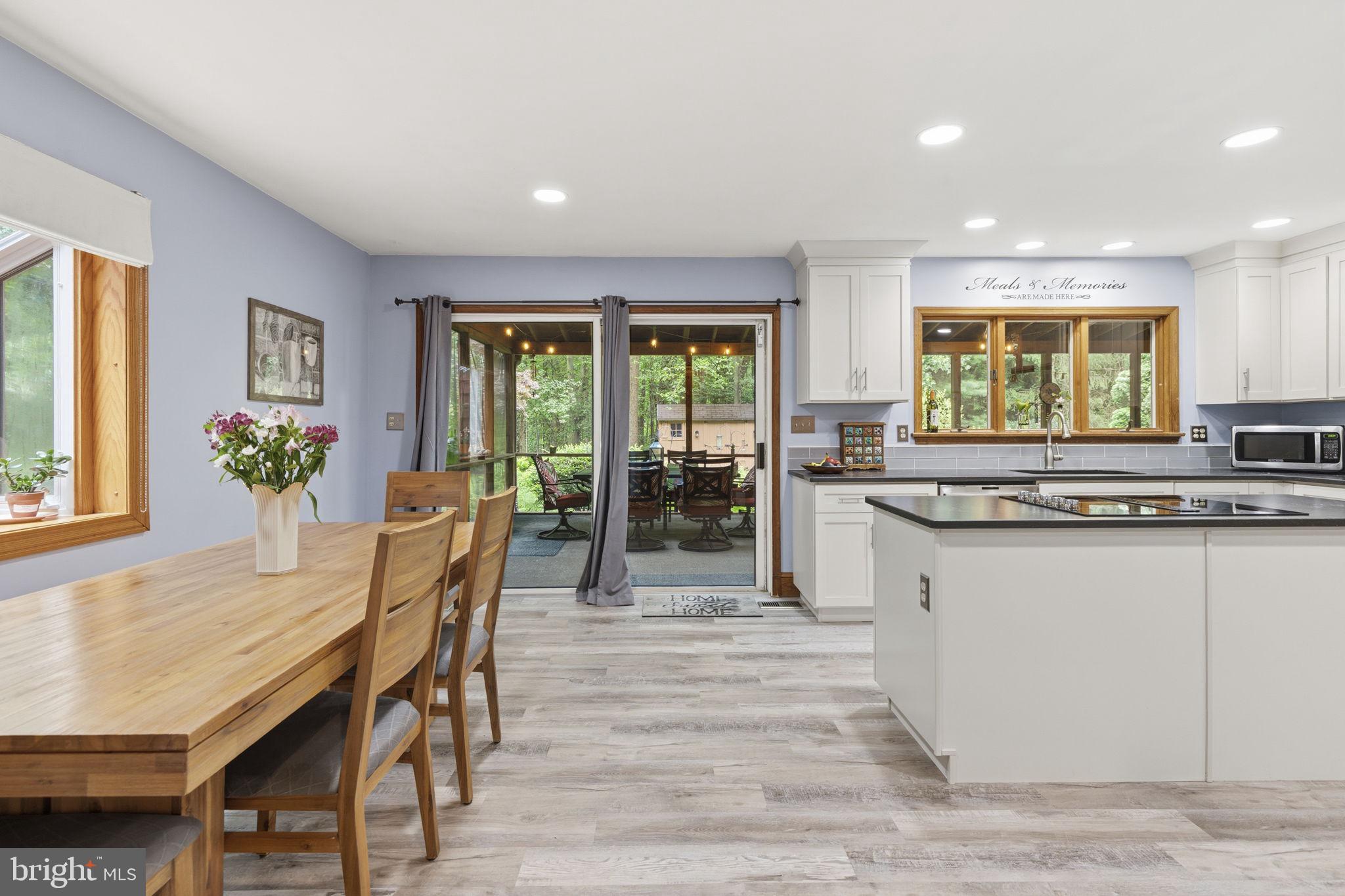 HAMPTON FOREST - Residential