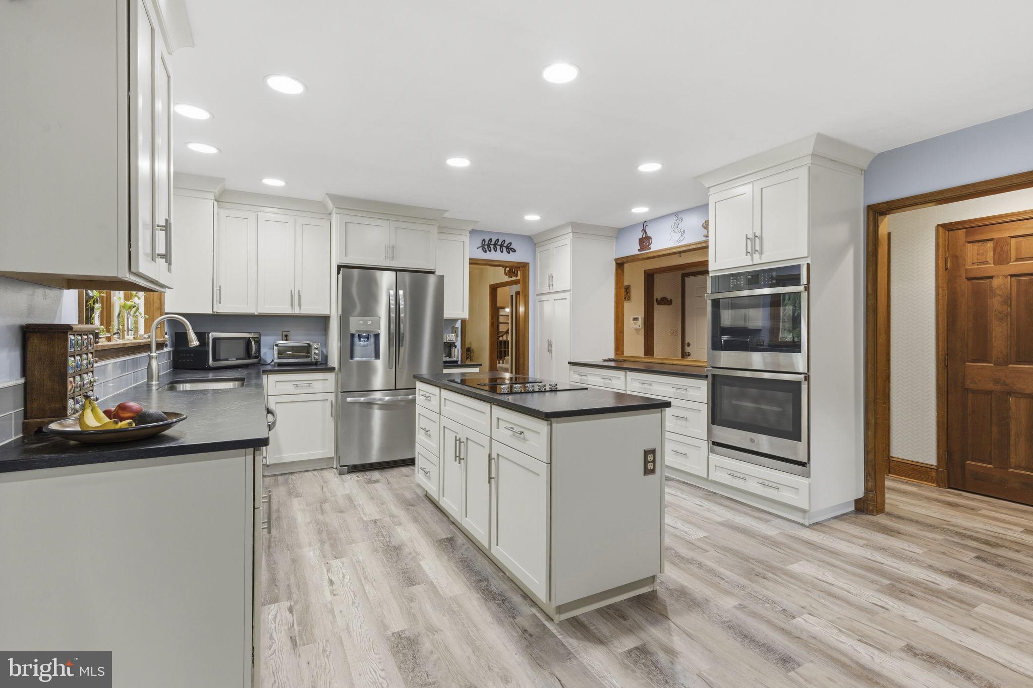 HAMPTON FOREST - Residential