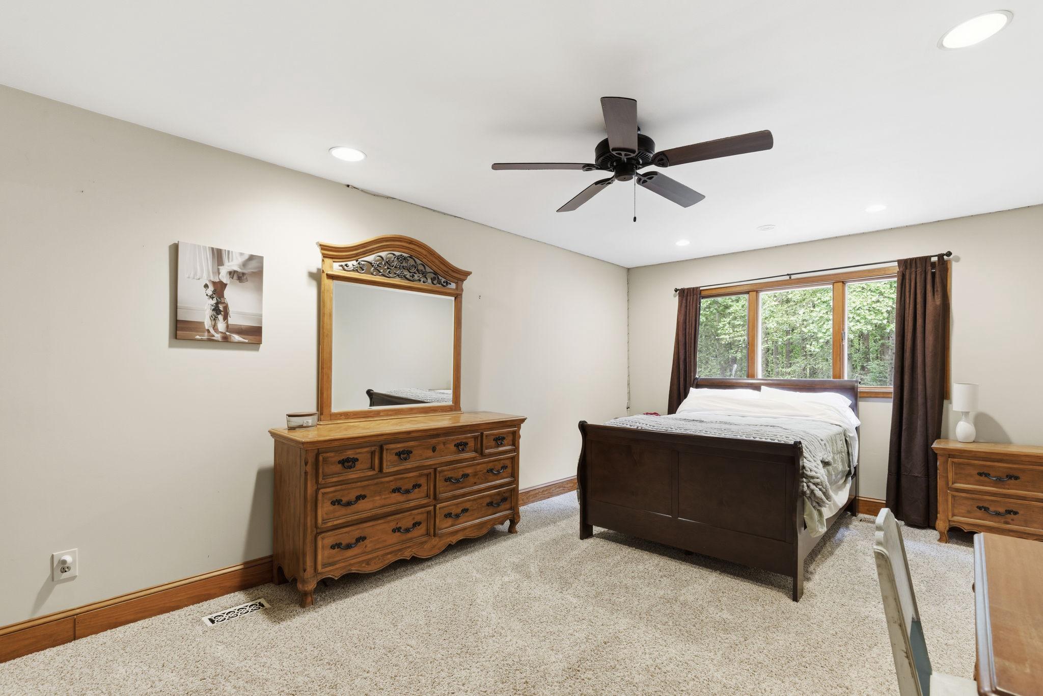HAMPTON FOREST - Residential