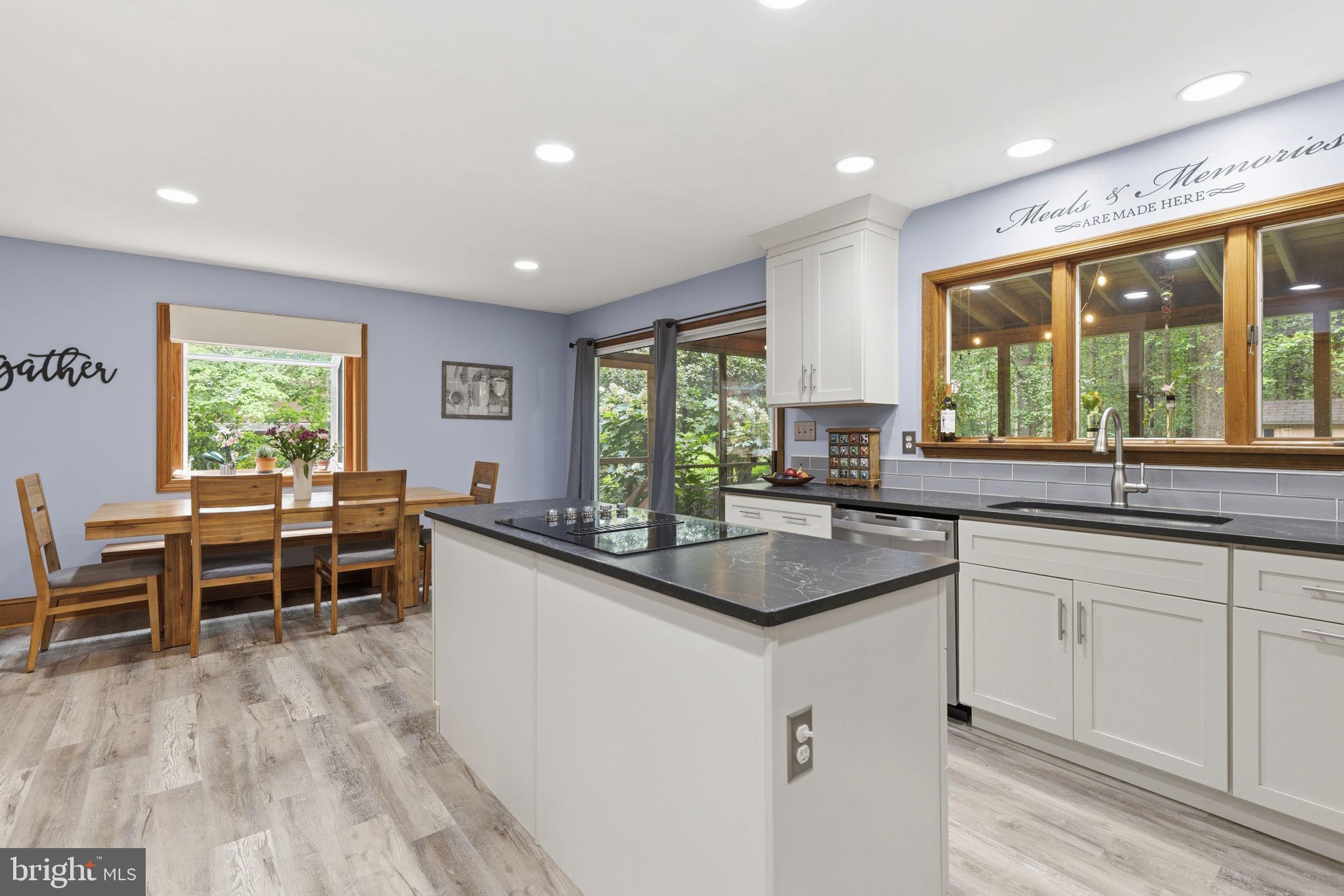 HAMPTON FOREST - Residential