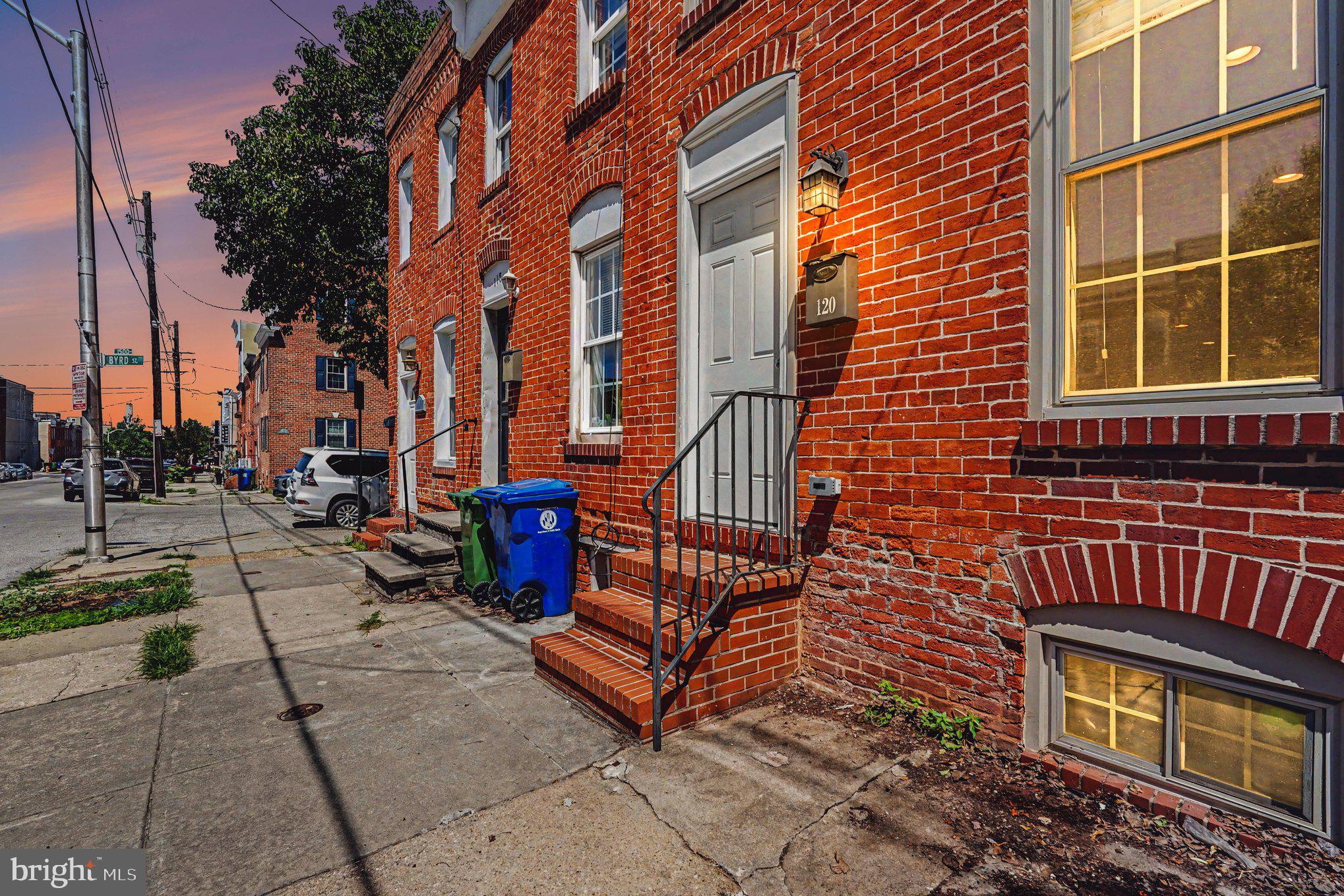 RIVERSIDE - Residential