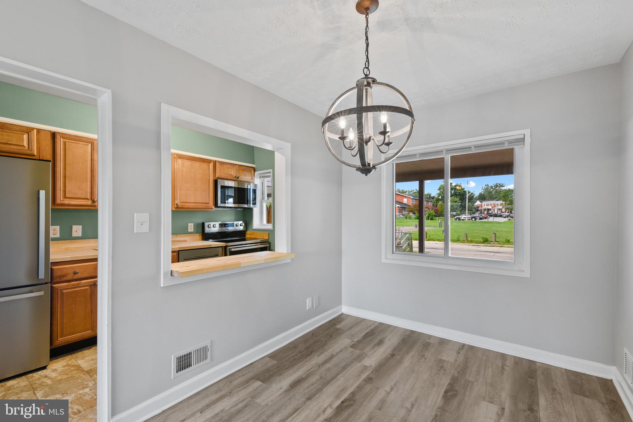 BEVERLY HILLS - Residential Lease