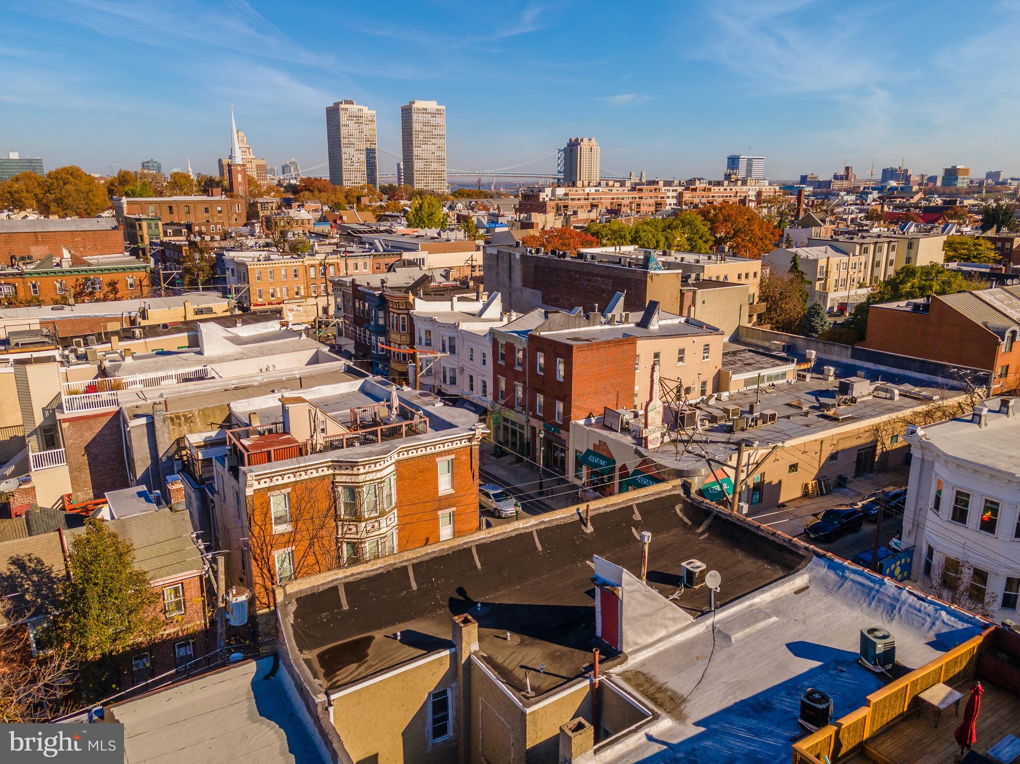 QUEEN VILLAGE - Commercial Sale