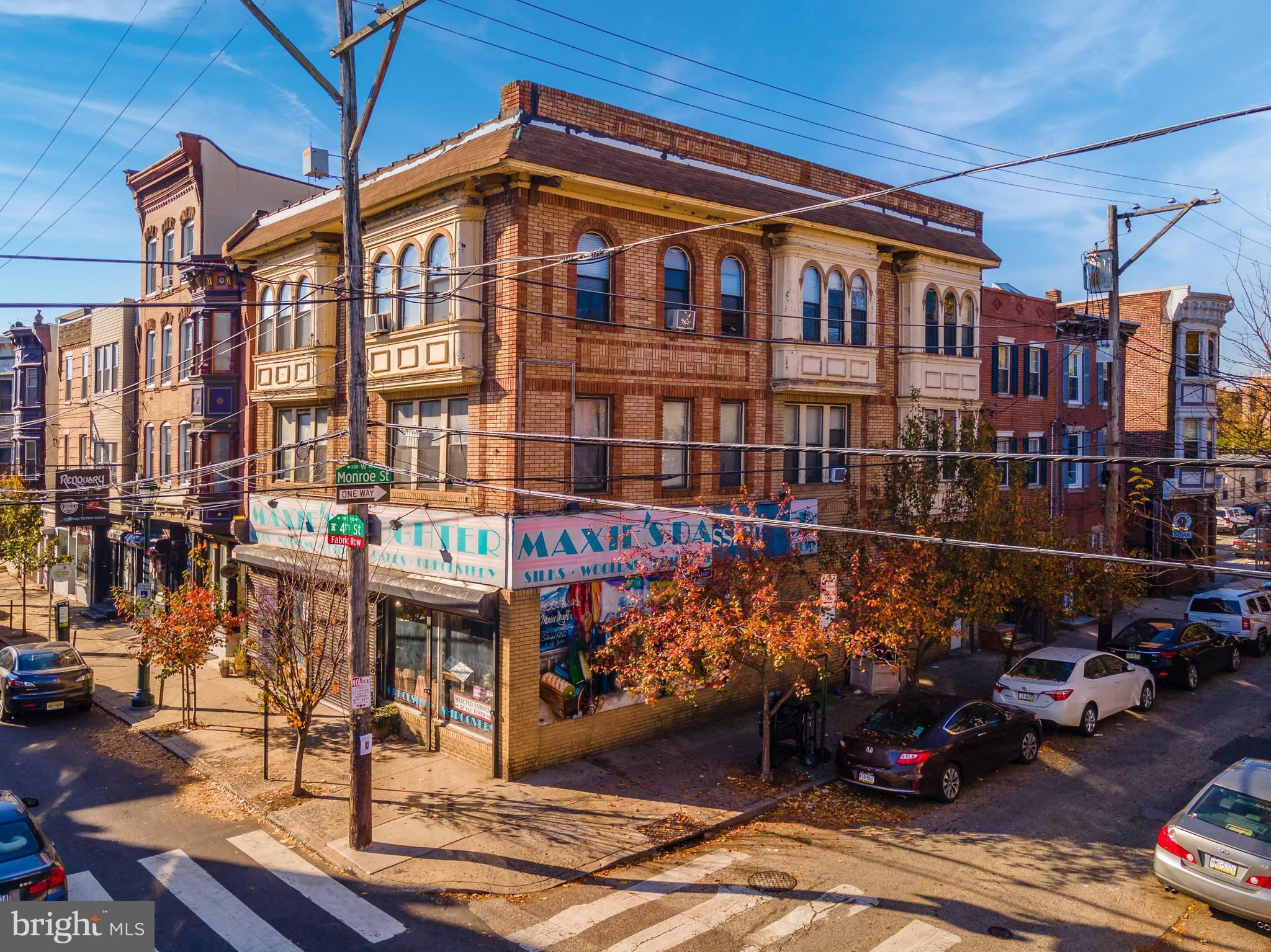 QUEEN VILLAGE - Commercial Sale