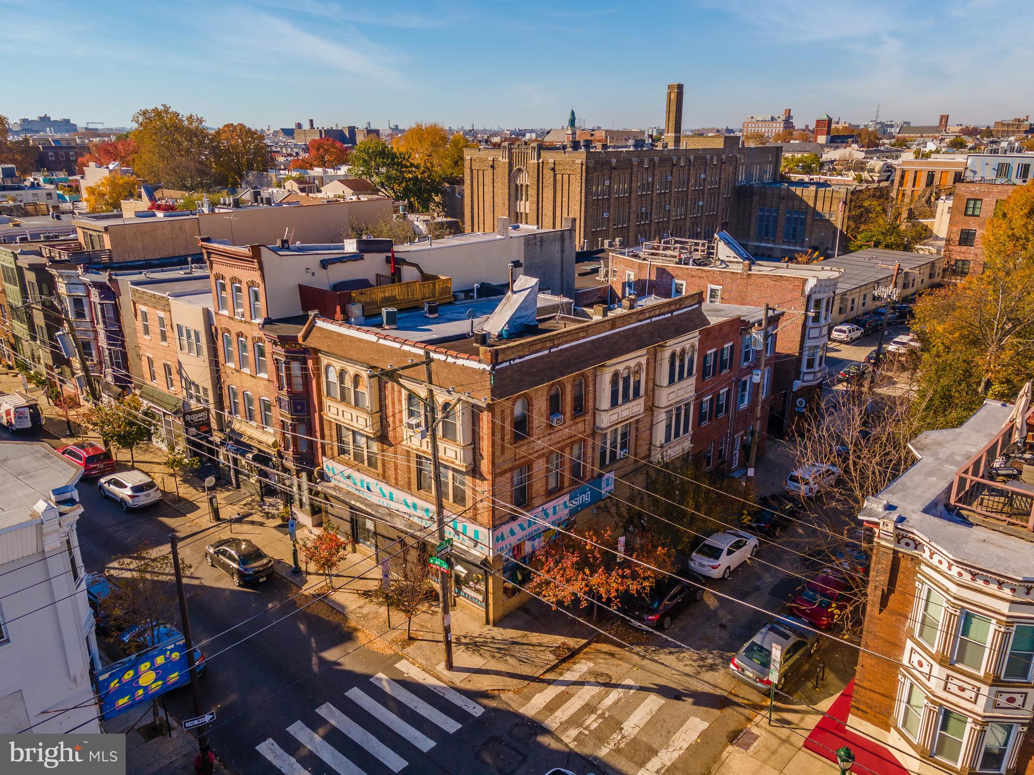 QUEEN VILLAGE - Commercial Sale