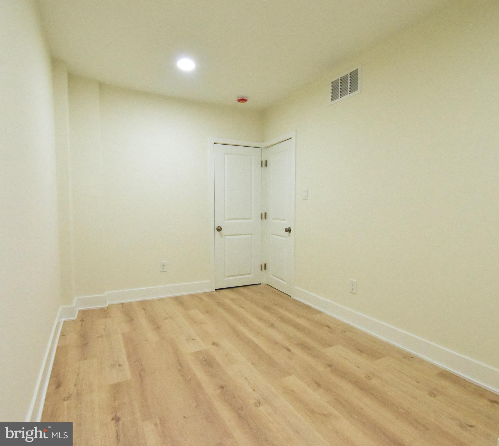 GERMANTOWN (EAST) - Residential