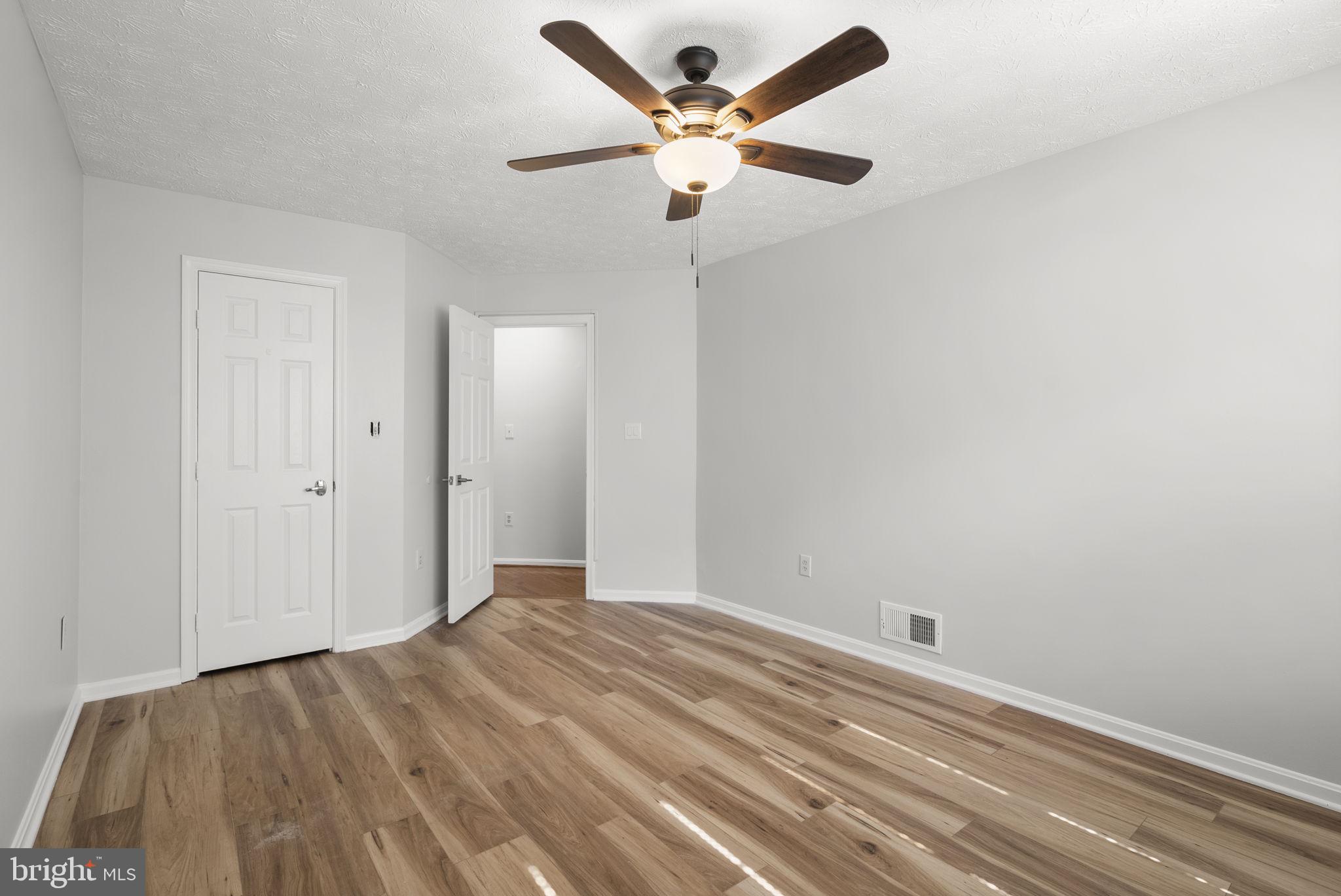 WINDSOR PARK - Residential