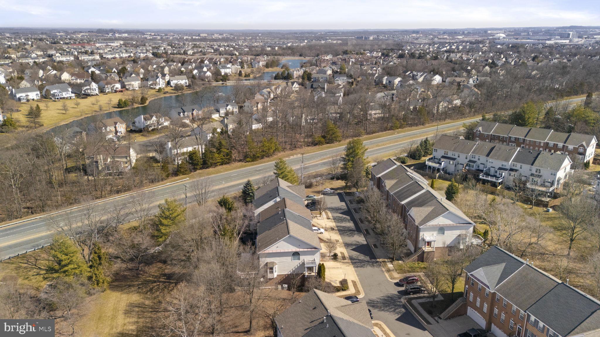 FARMWELL HUNT - Residential