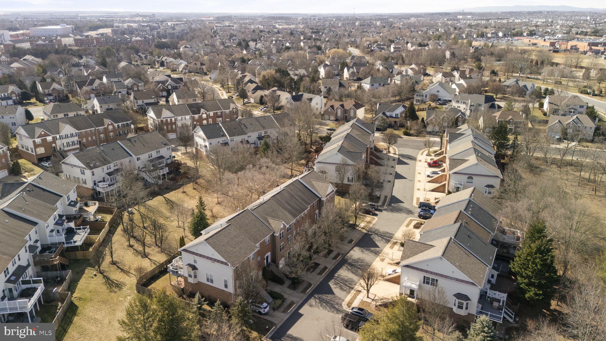 FARMWELL HUNT - Residential