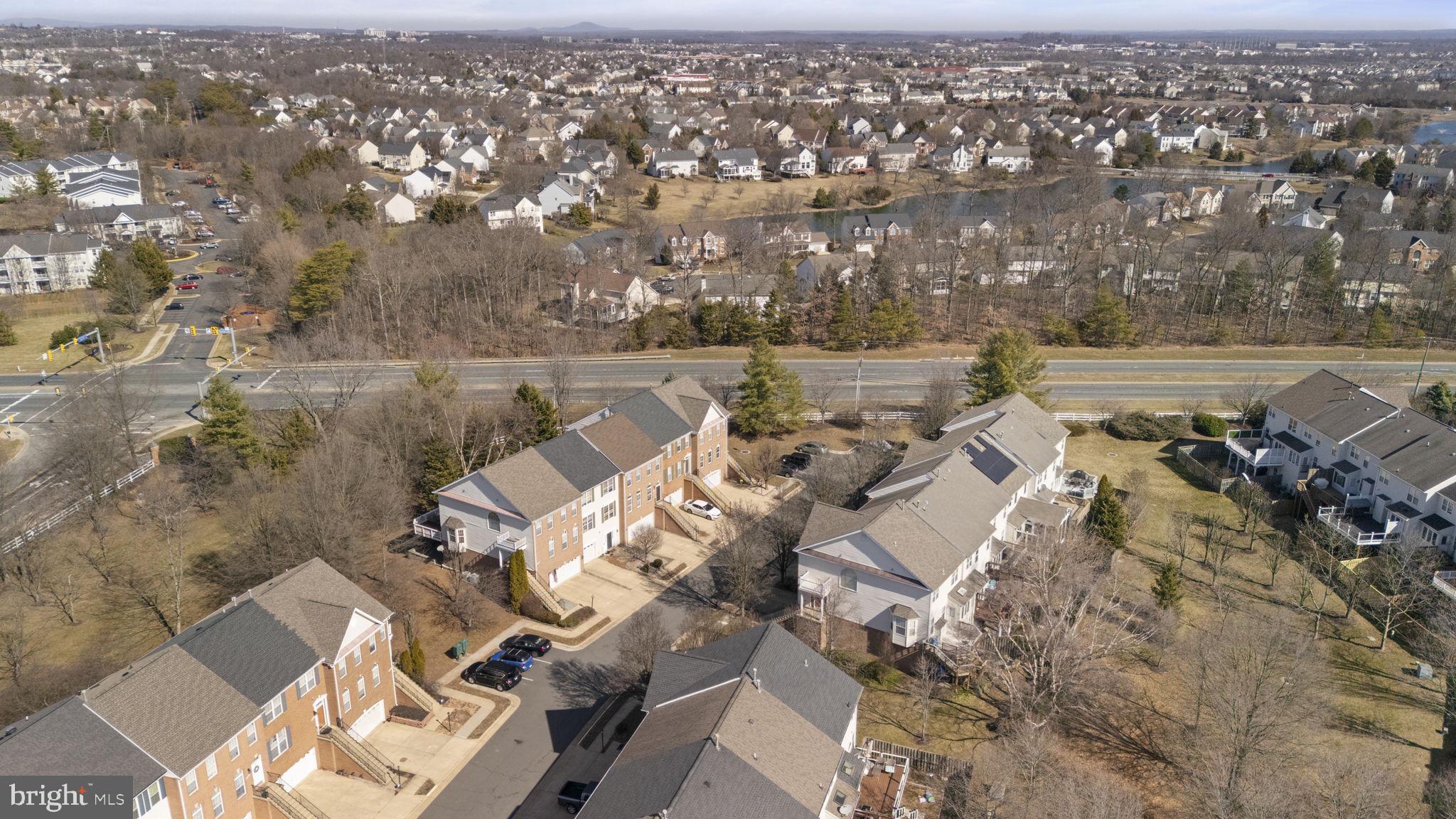 FARMWELL HUNT - Residential