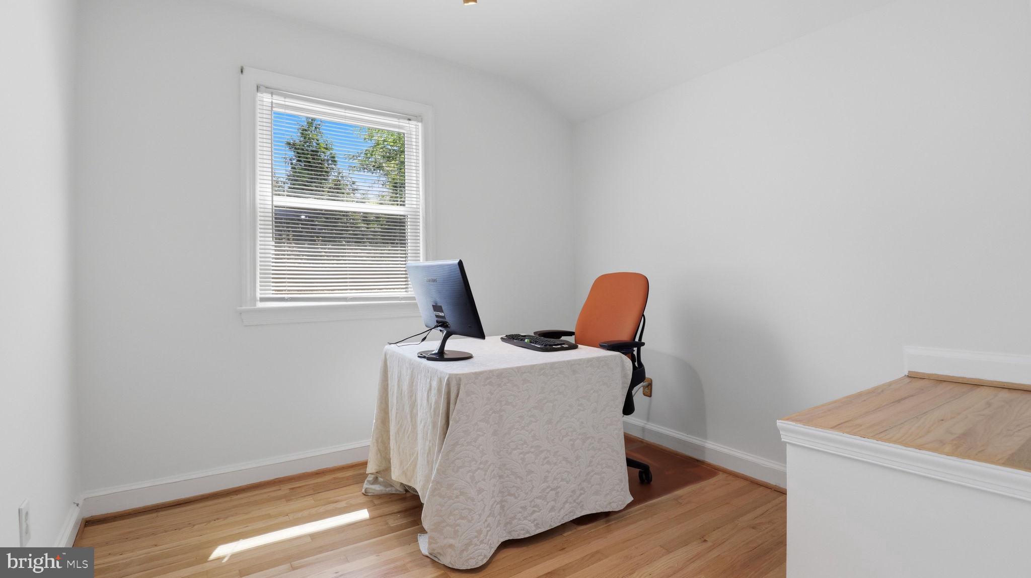 WHEATON HILLS - Residential