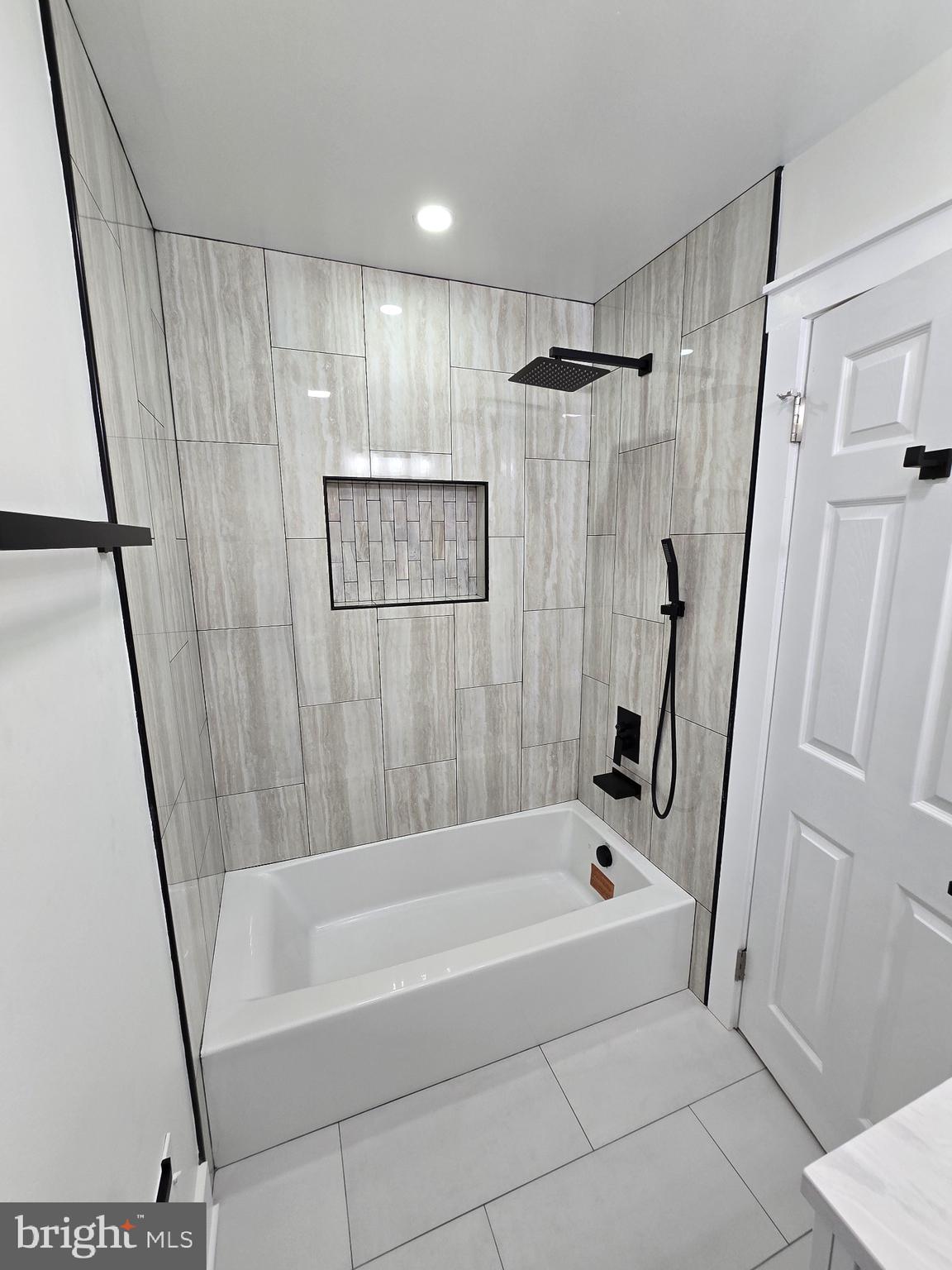 SPRINGBROOK KNOLLS - Residential