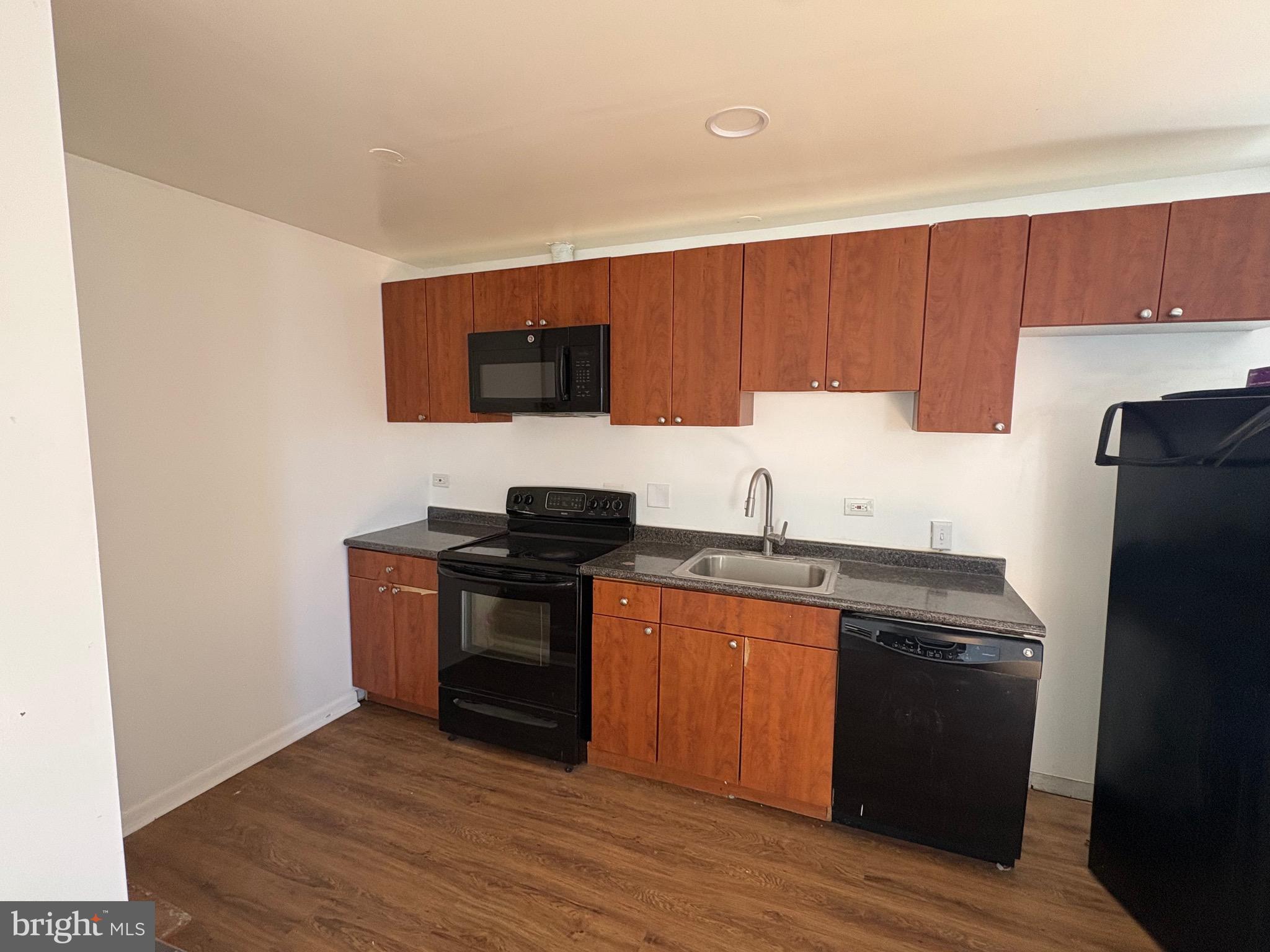 LANDSDOWNE - Residential Lease