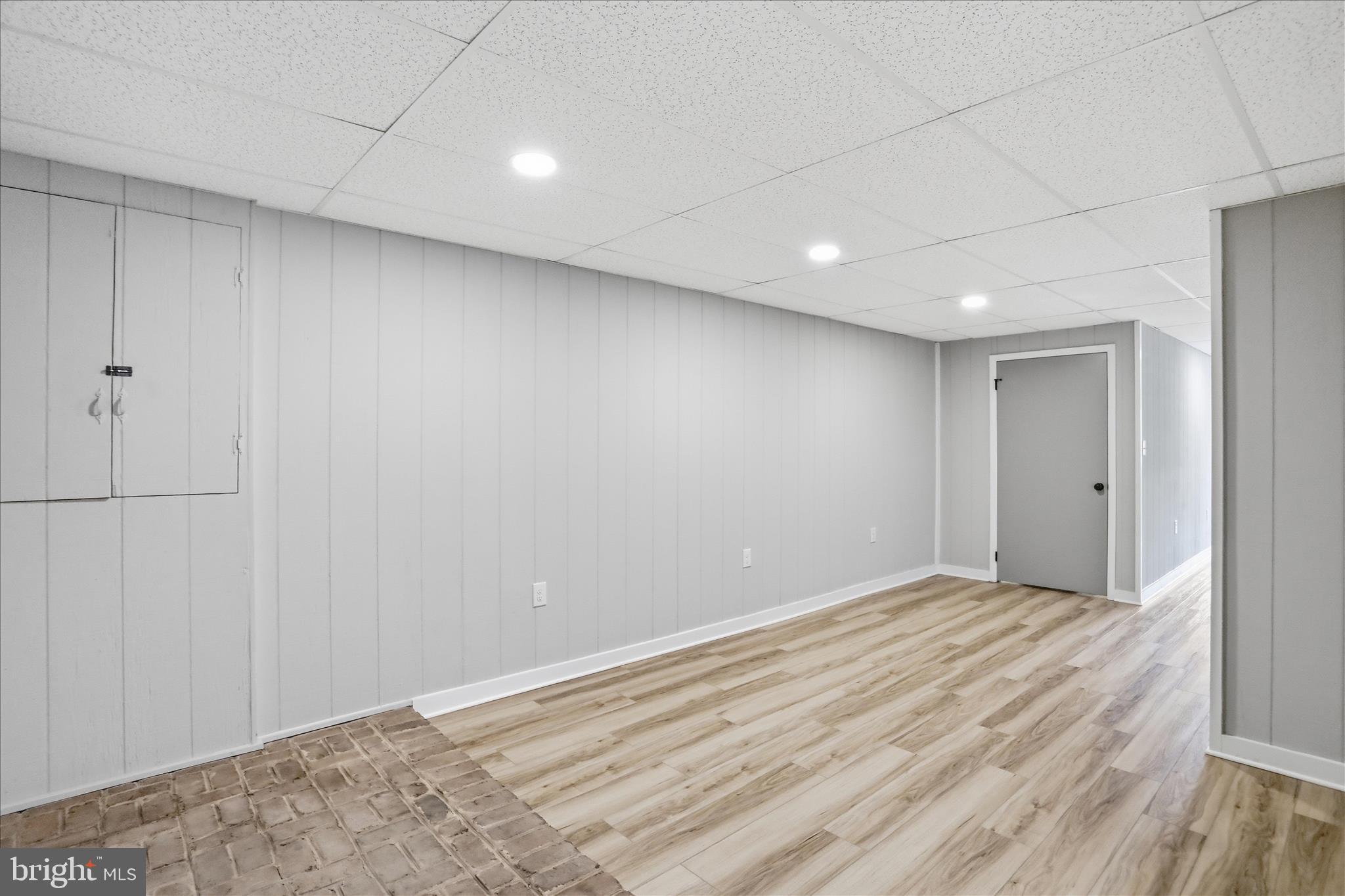 MEL-LON EAST - Residential