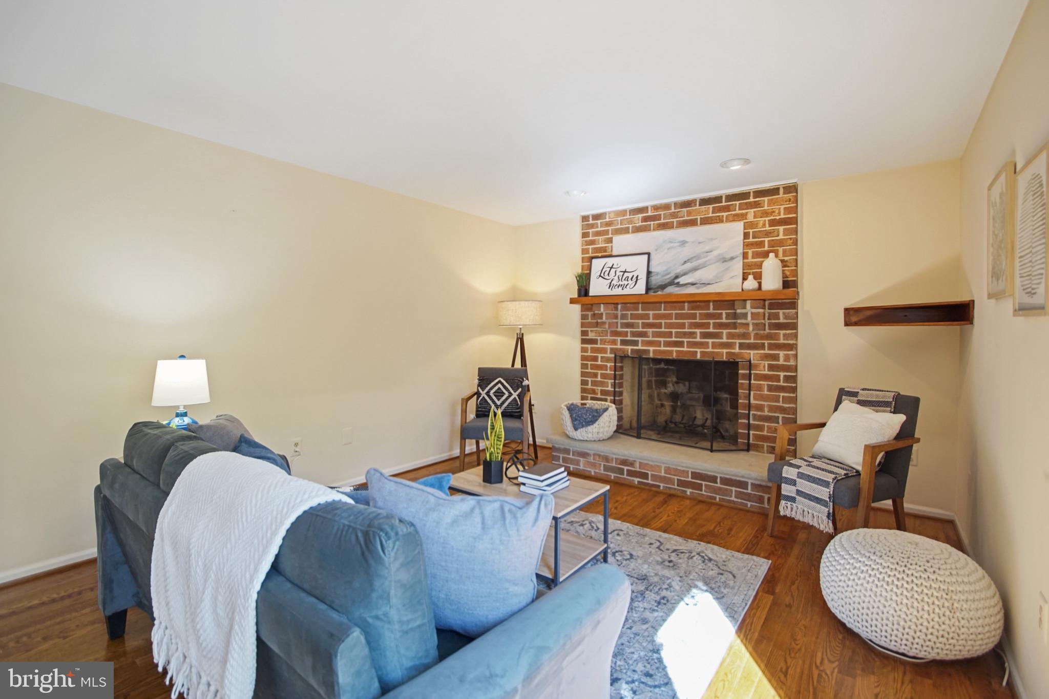 DUMONT OAKS - Residential