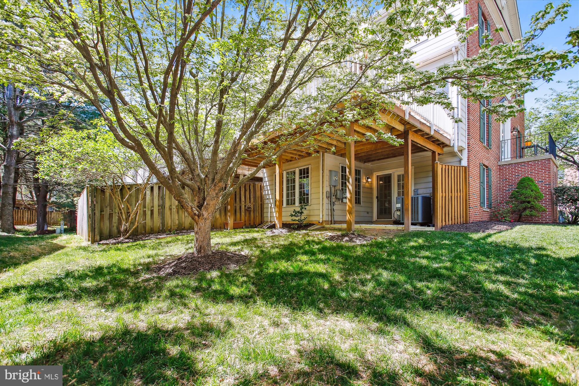ROSE HILL FALLS - Residential