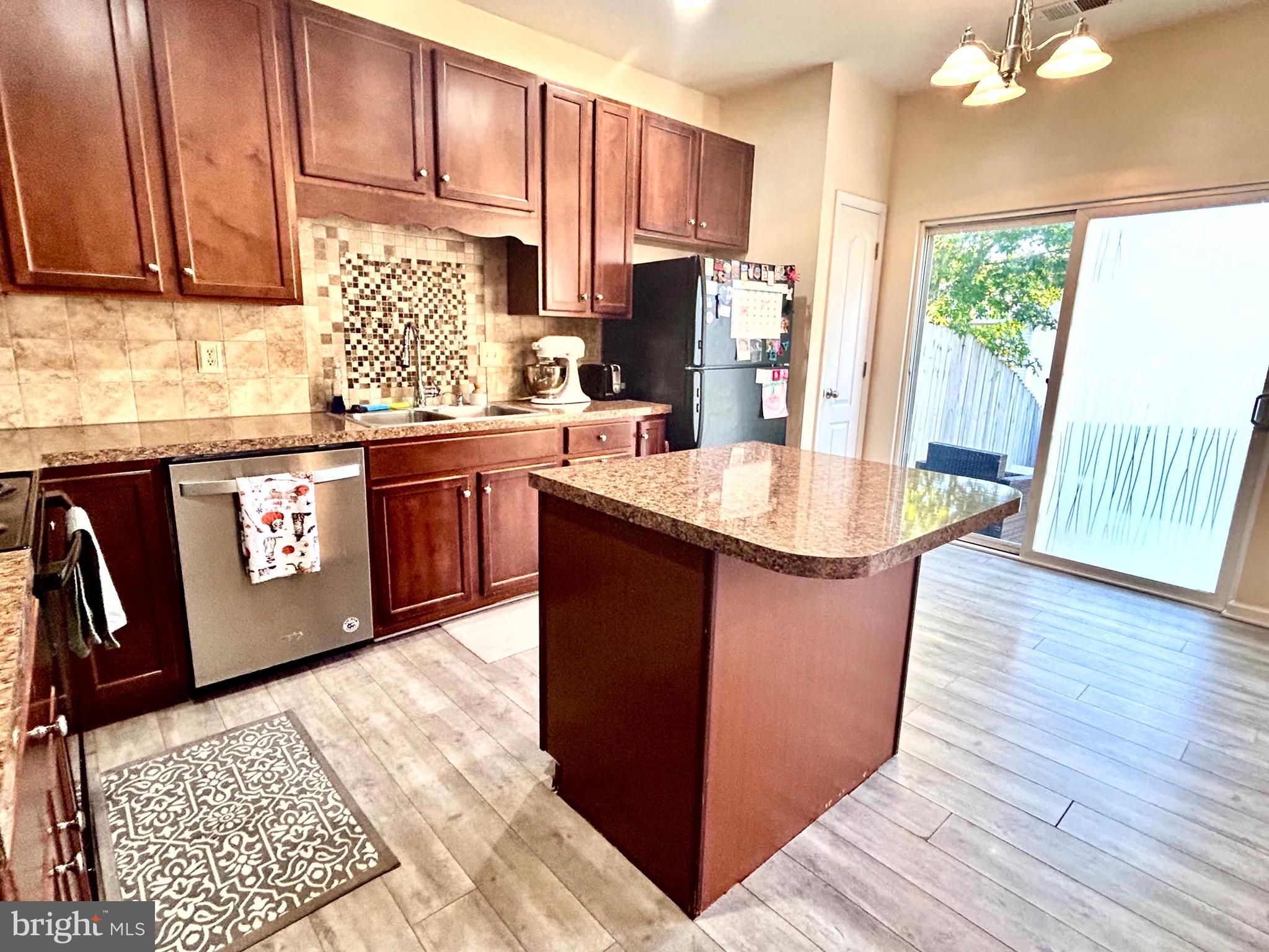 ARCHERS ROCK - Residential