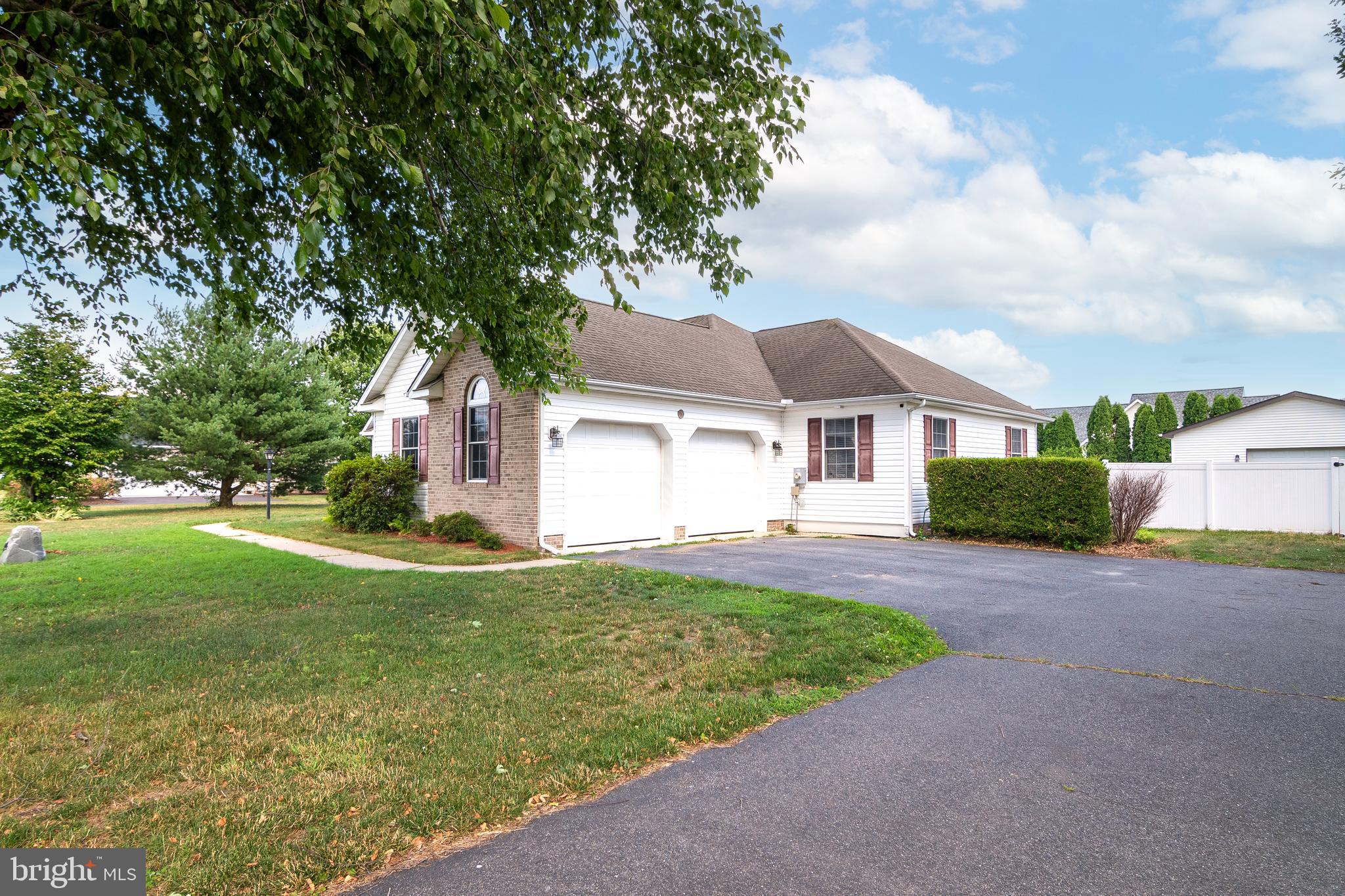 LUCKY ESTATES - Residential